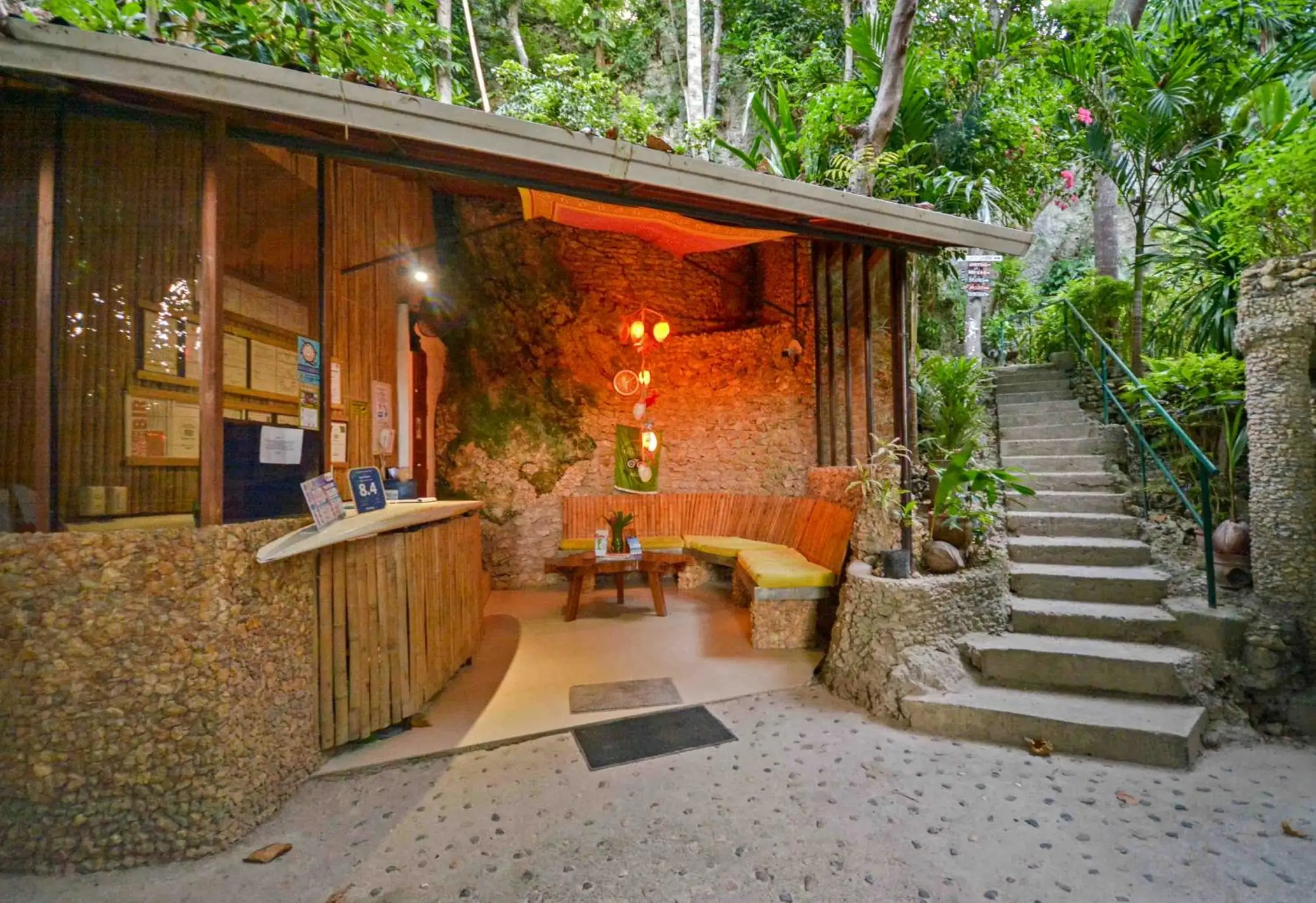 Facade/entrance in Ralph's Place Facade/entrance in Ralph's Place