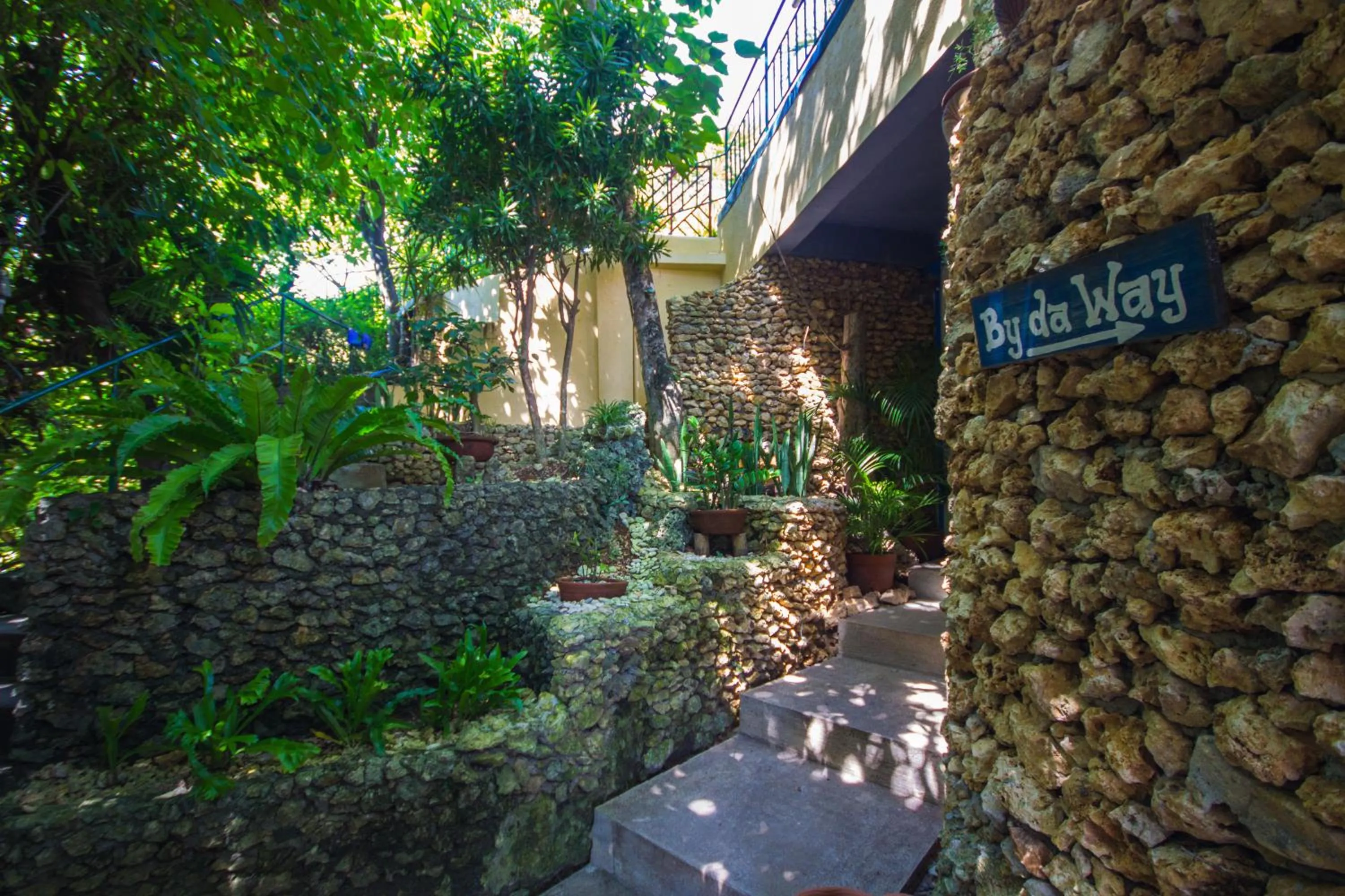 Facade/entrance in Ralph's Place