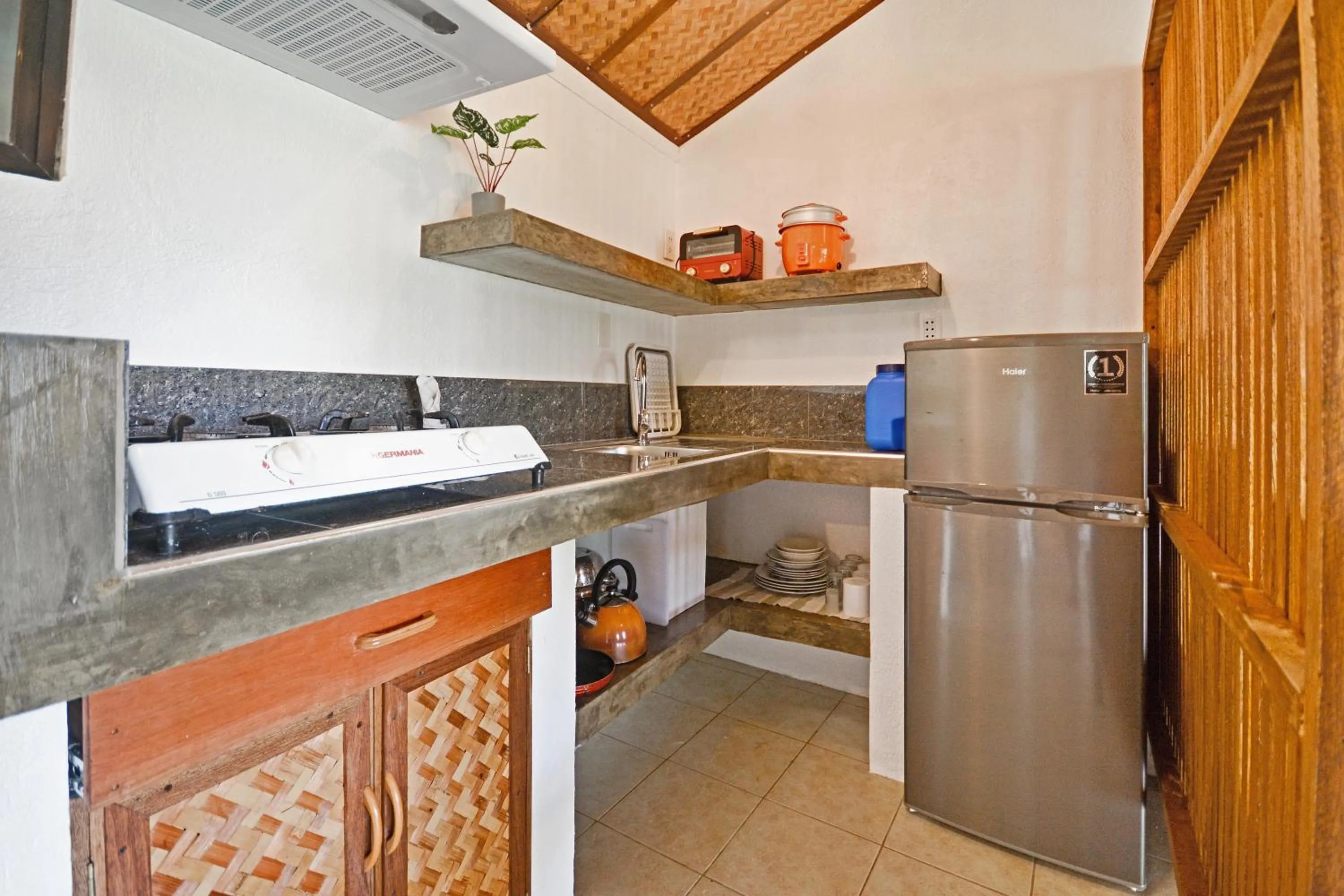 Kitchen or kitchenette in Ralph's Place