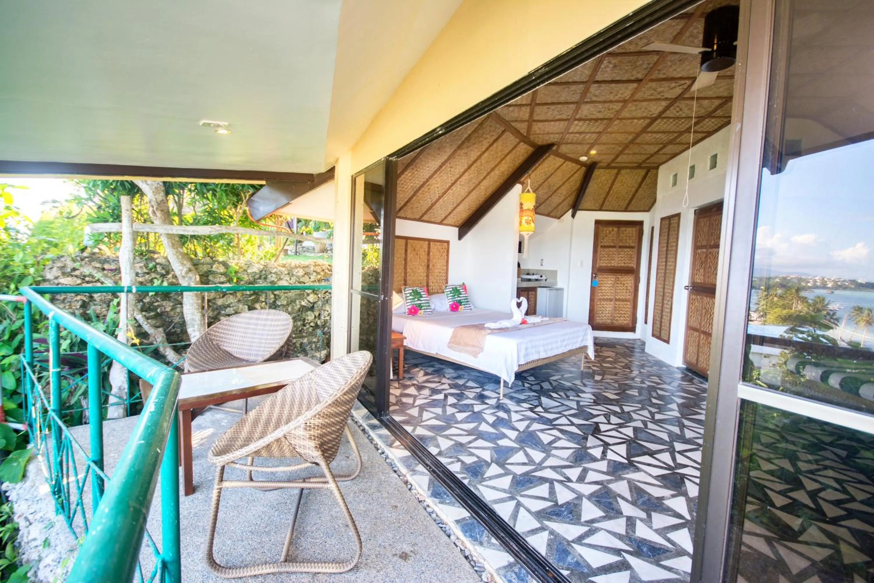 Photo of the whole room in Ralph's Place