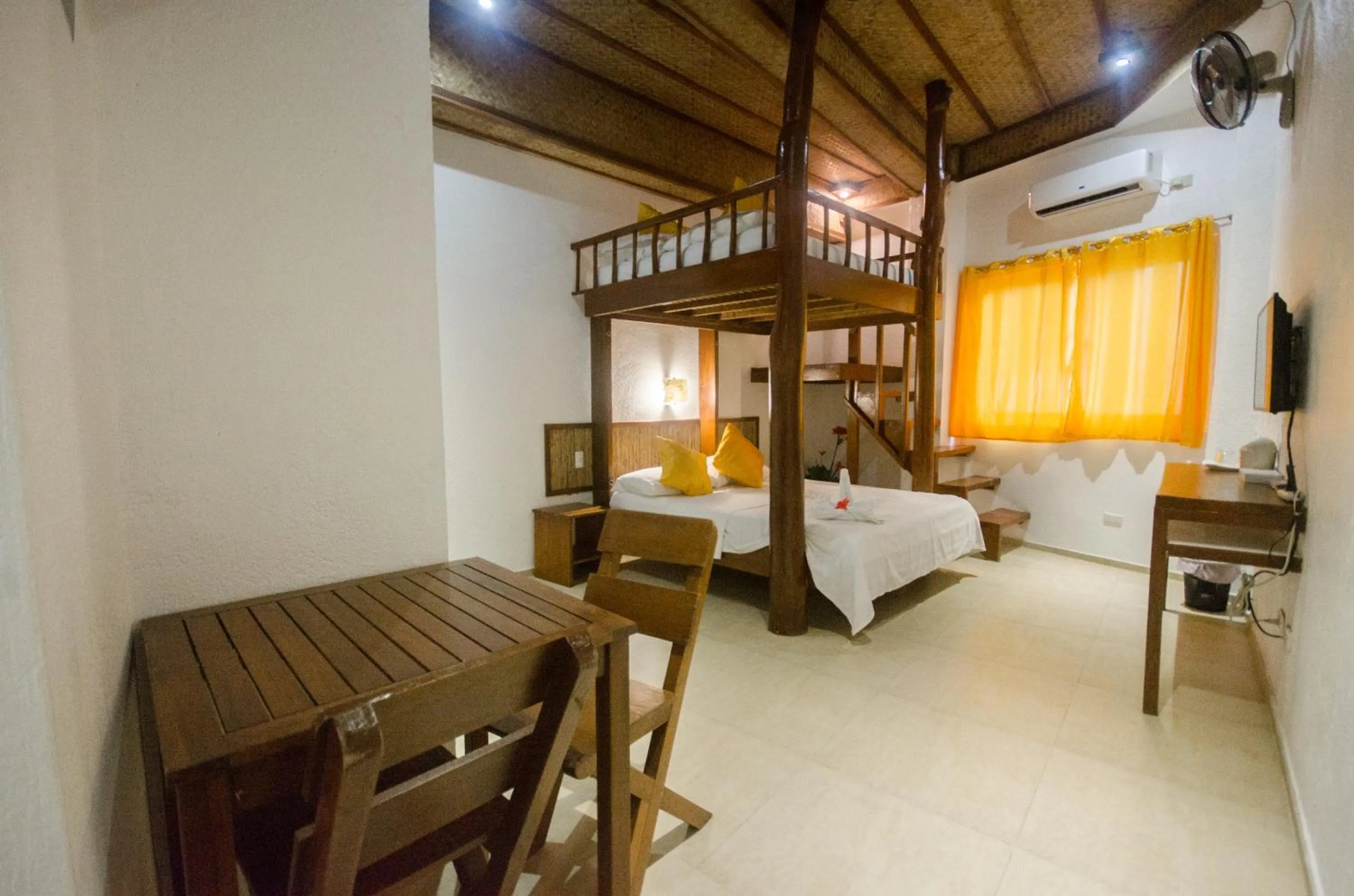 Photo of the whole room, Bed in Ralph's Place