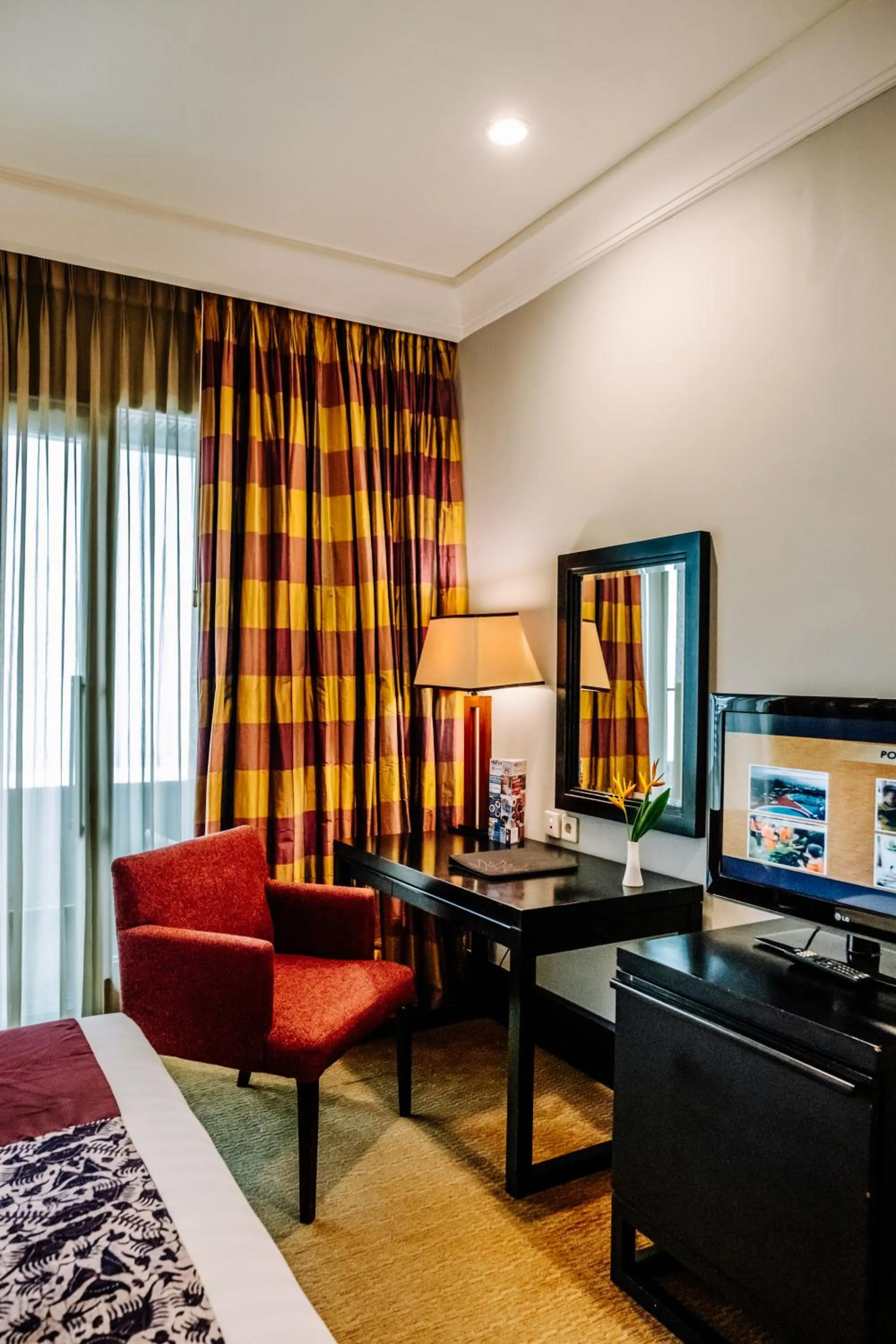 Bed in Surya Hotel & Cottages Prigen