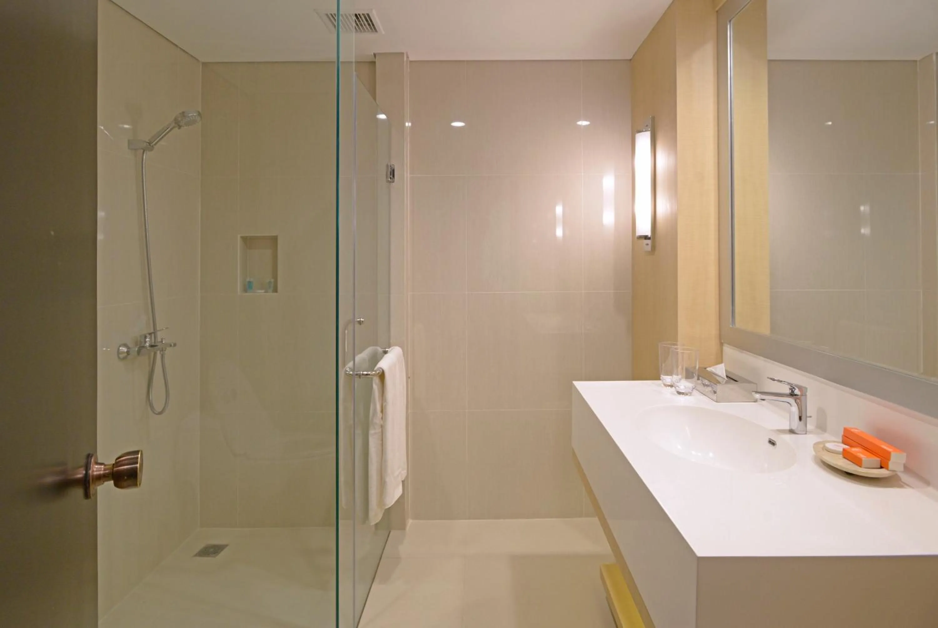 Bathroom in Surya Hotel & Cottages Prigen