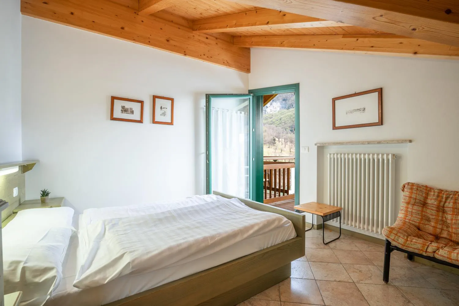 Photo of the whole room, Bed in Al Trovante - Gardaslowemotion