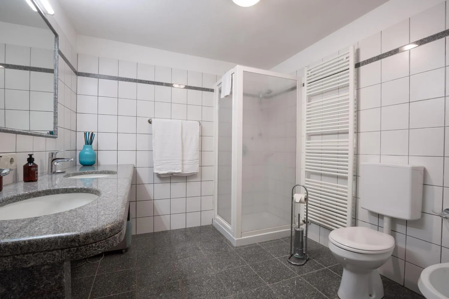 Shower in Al Trovante - Gardaslowemotion