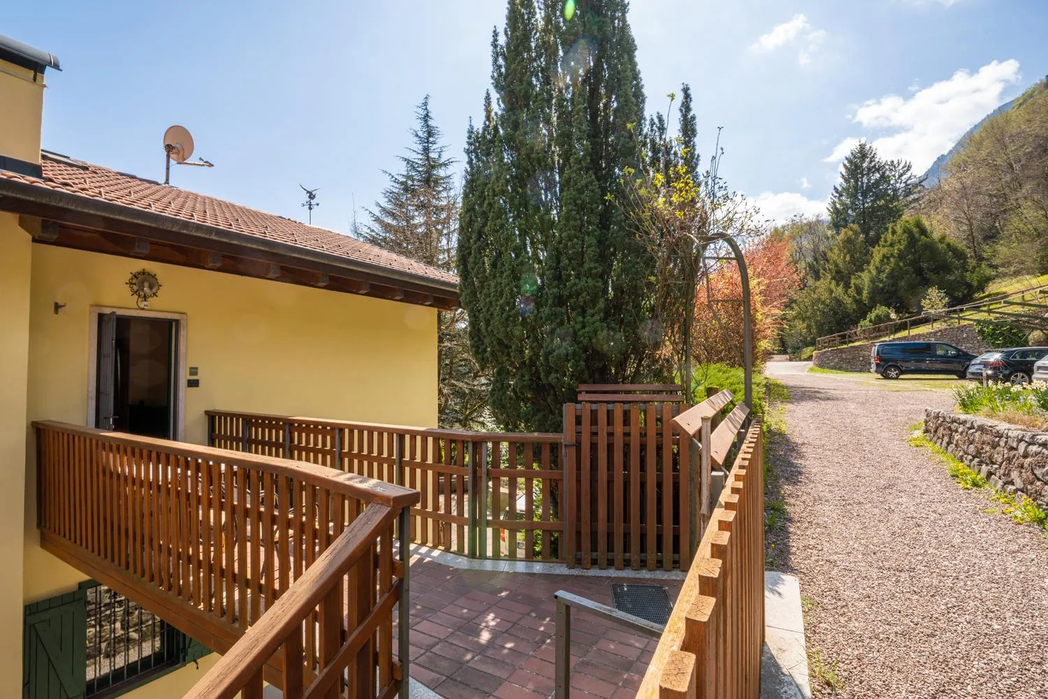 Property building in Al Trovante - Gardaslowemotion