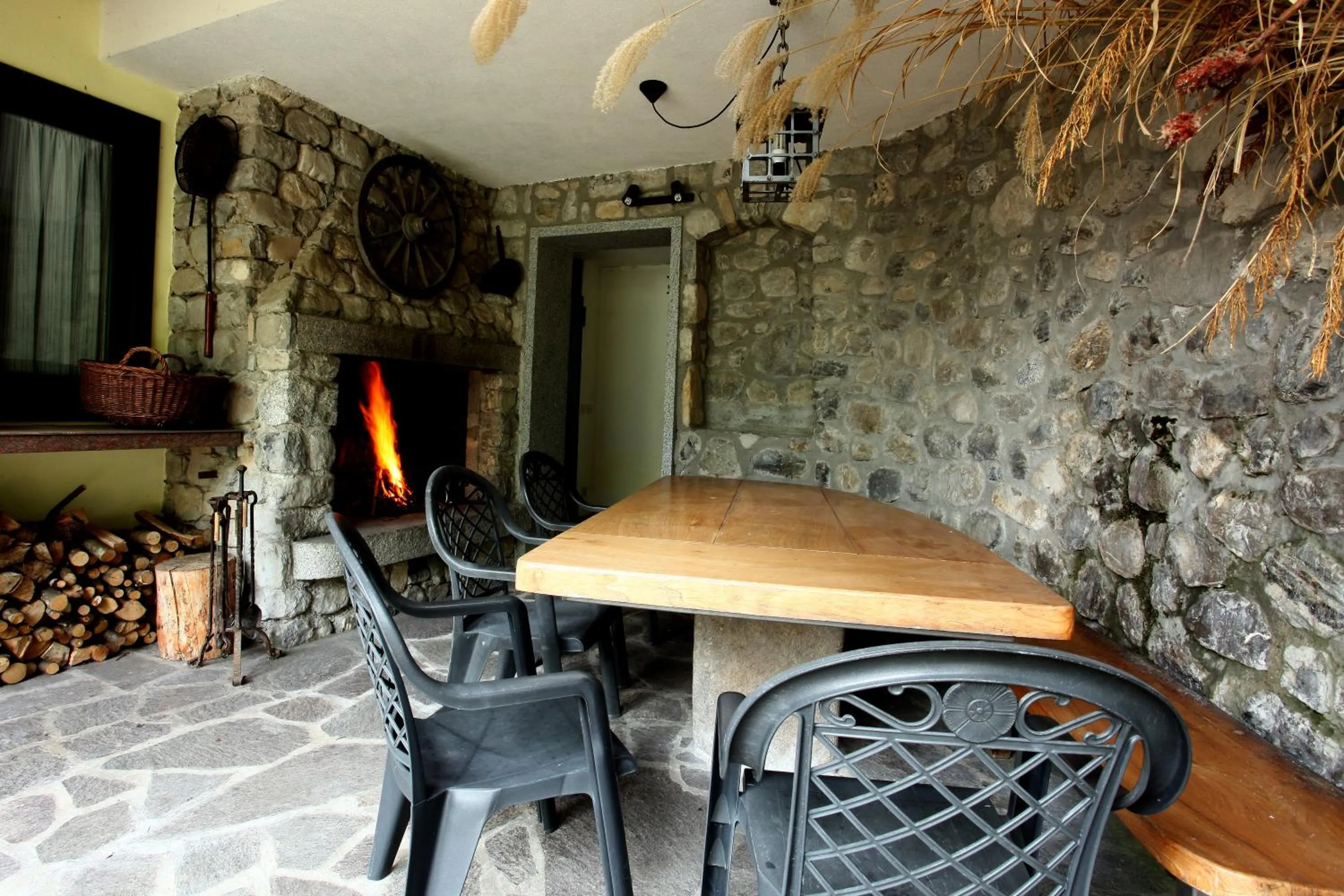 Dining area in Al Trovante - Gardaslowemotion