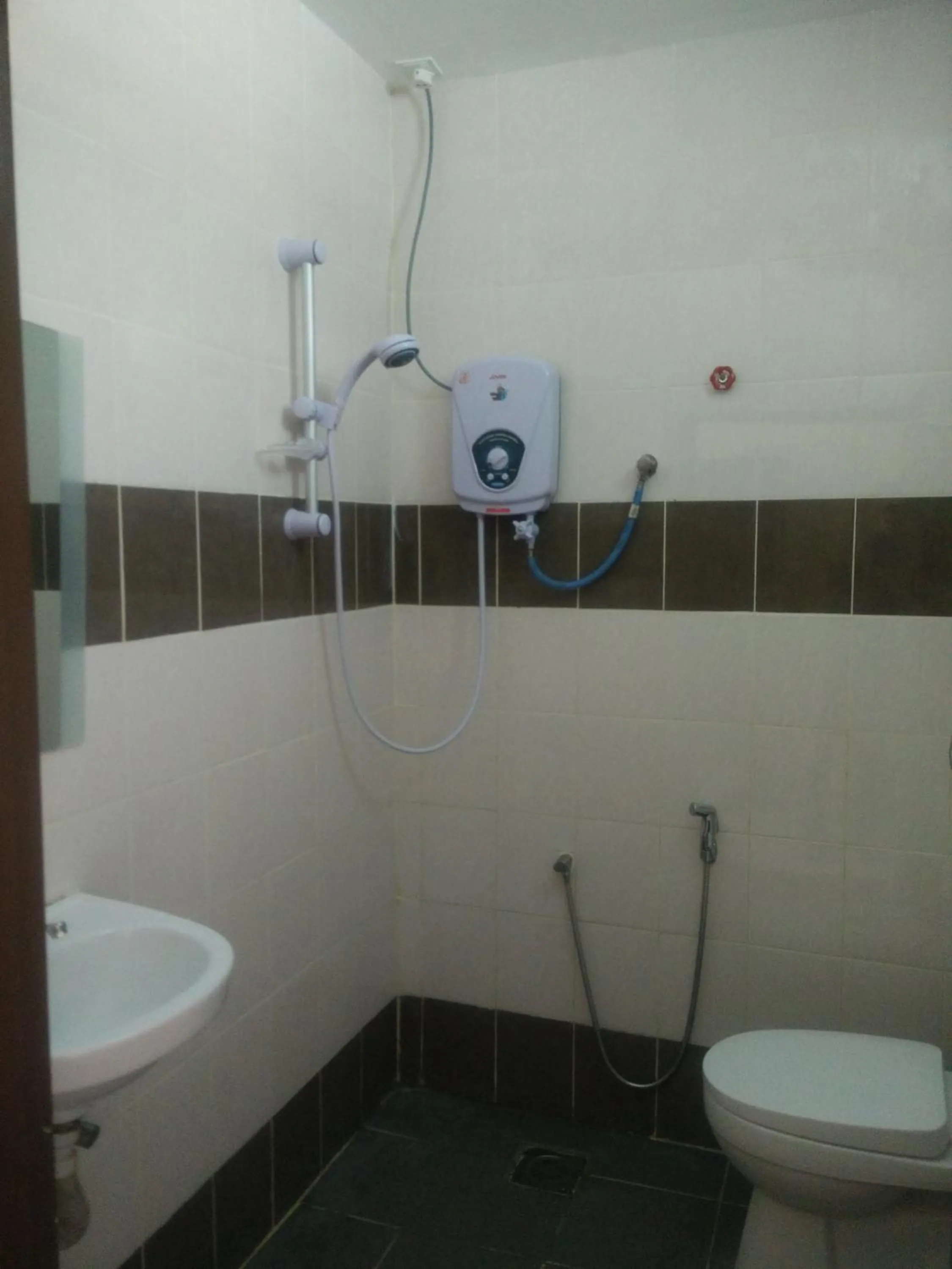 Penarak Bamboo Beach Motel