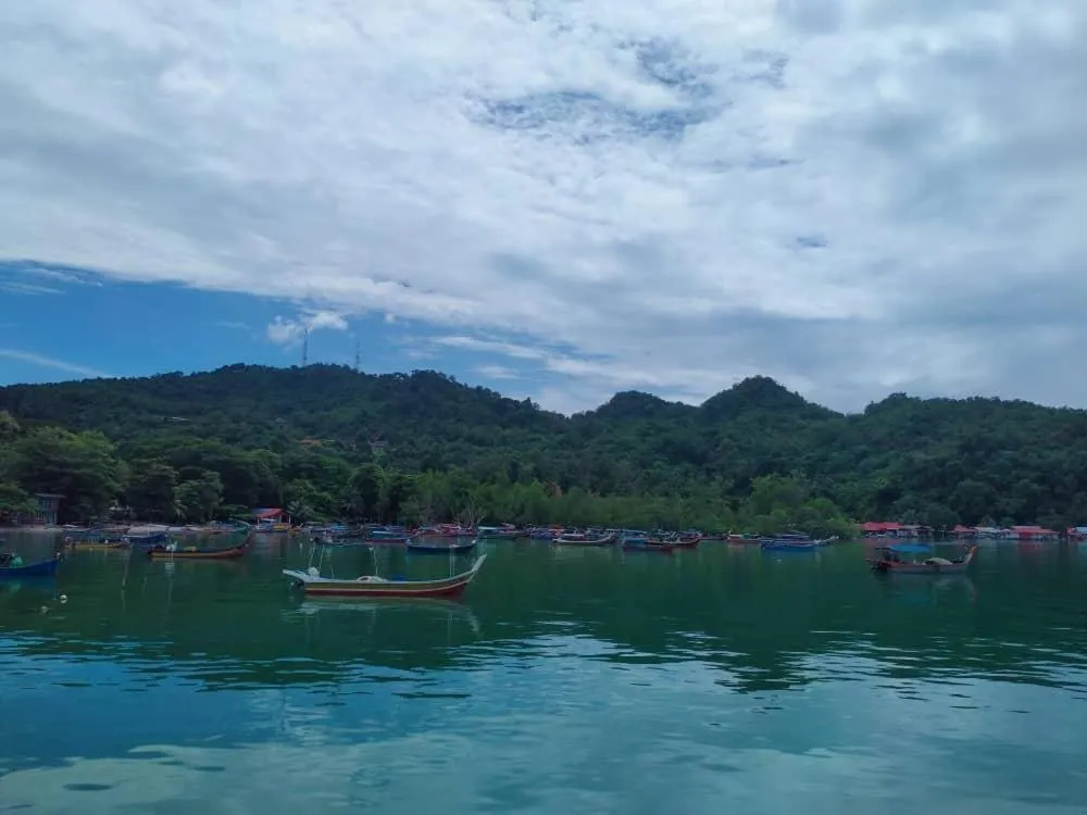 Day in Penarak Bamboo Beach Motel