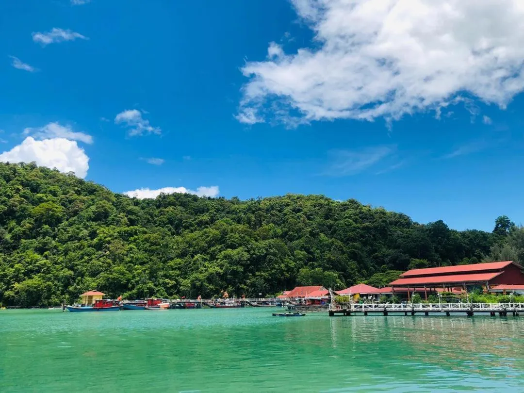 Day in Penarak Bamboo Beach Motel