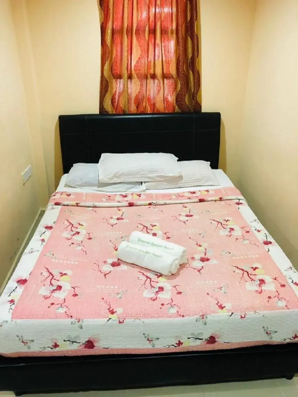 Bed in Penarak Bamboo Beach Motel Bed in Penarak Bamboo Beach Motel