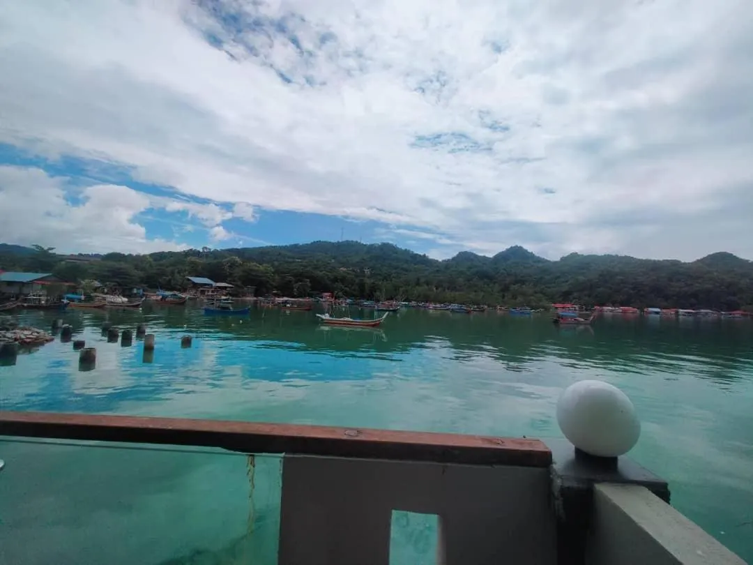 Day in Penarak Bamboo Beach Motel