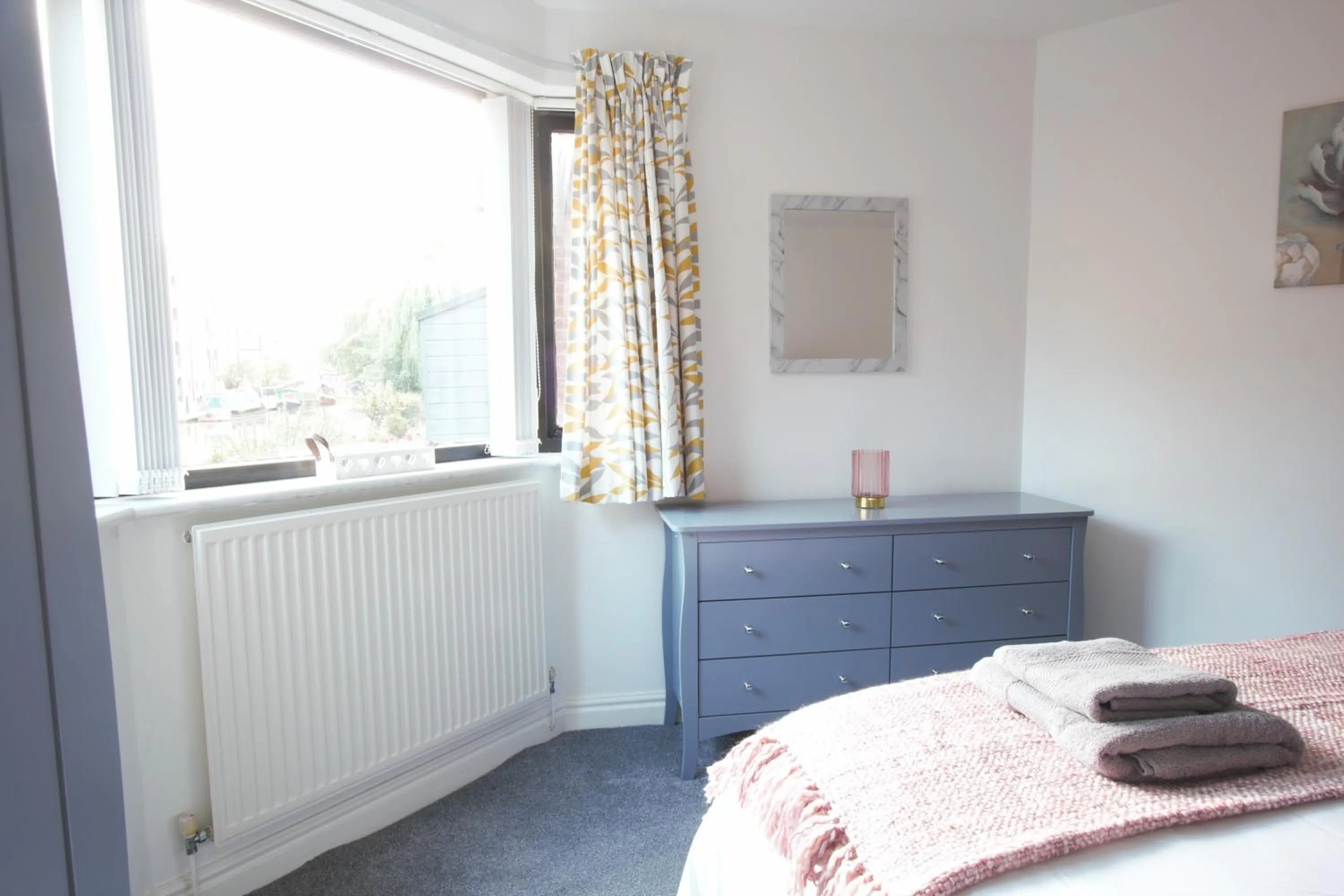Bedroom, Bed in Canal House