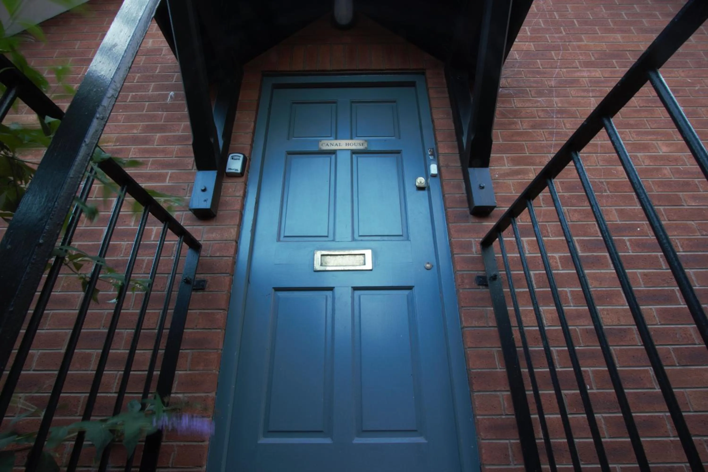 Facade/entrance in Canal House