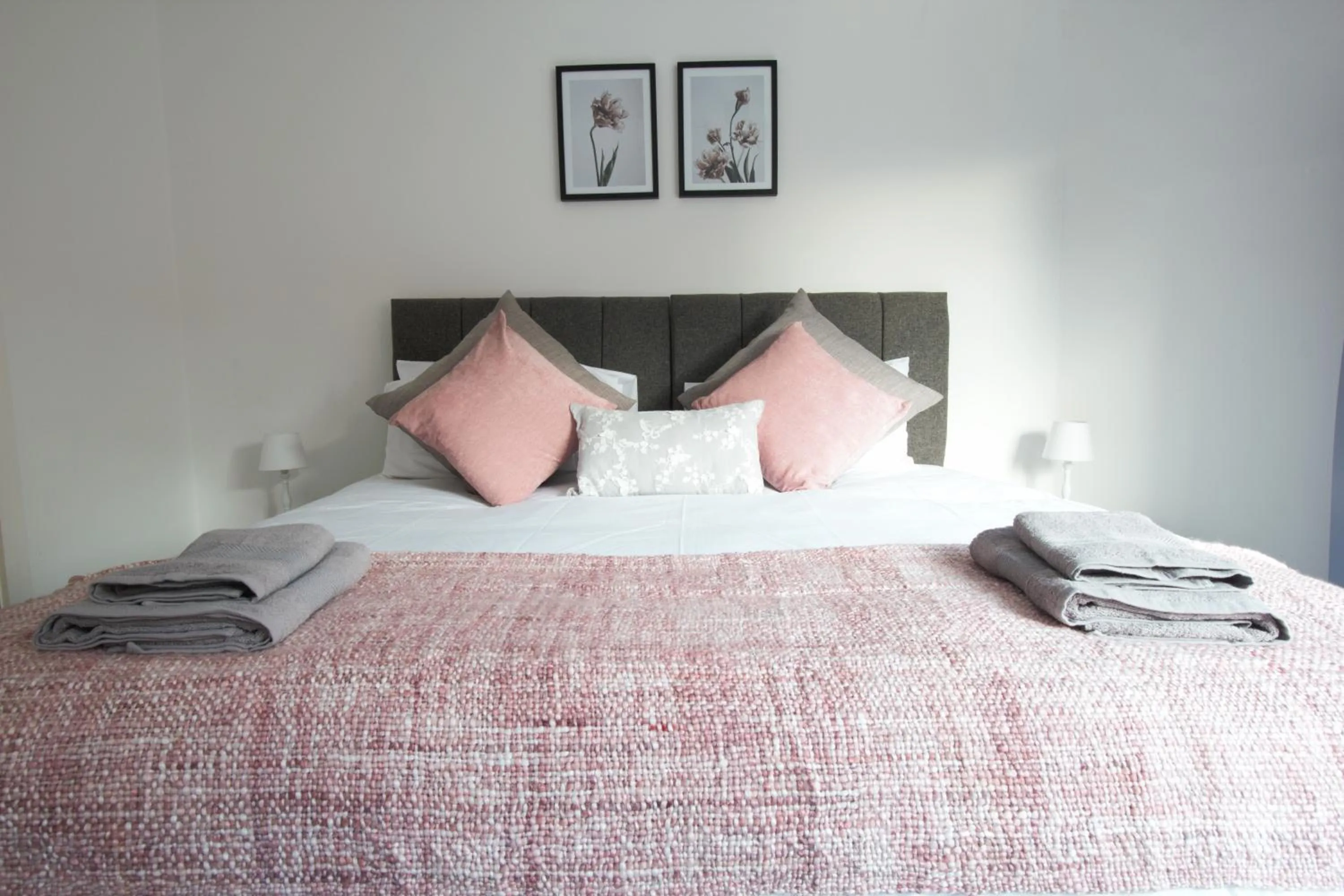 Bedroom, Bed in Canal House