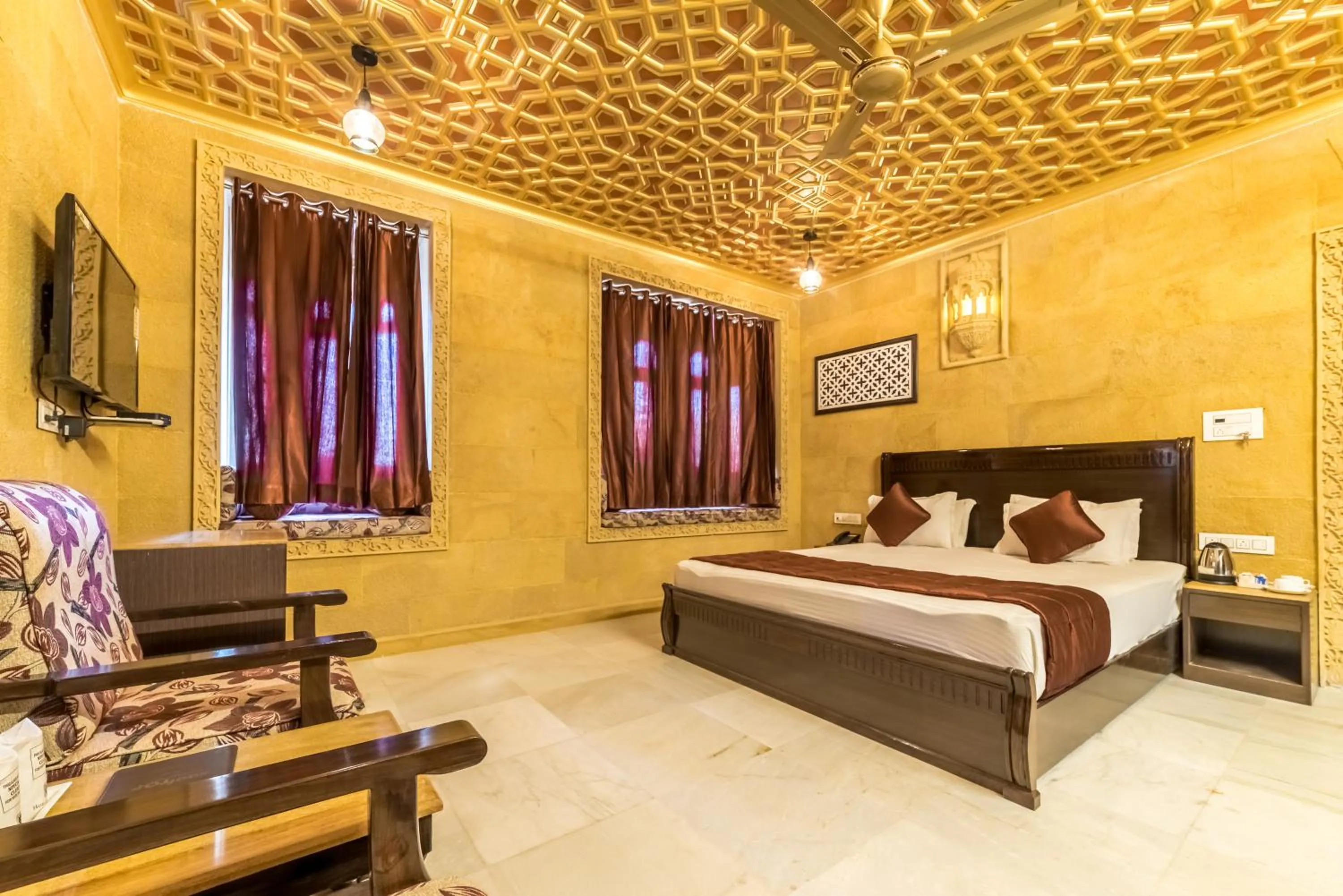 Communal lounge/ TV room, Bed in Hotel Sky Plaza - Best ever view of Jaisalmer Fort