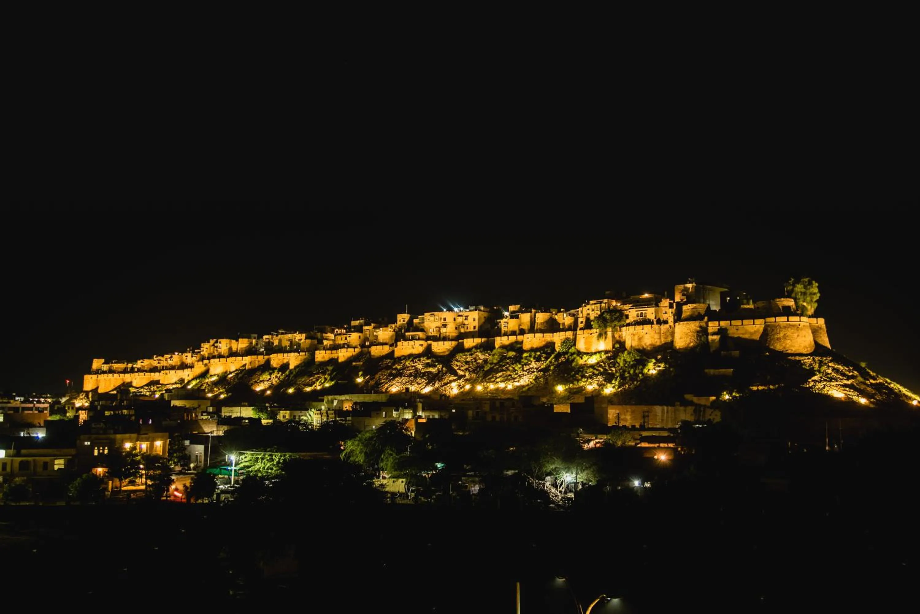 Night in Hotel Sky Plaza - Best ever view of Jaisalmer Fort