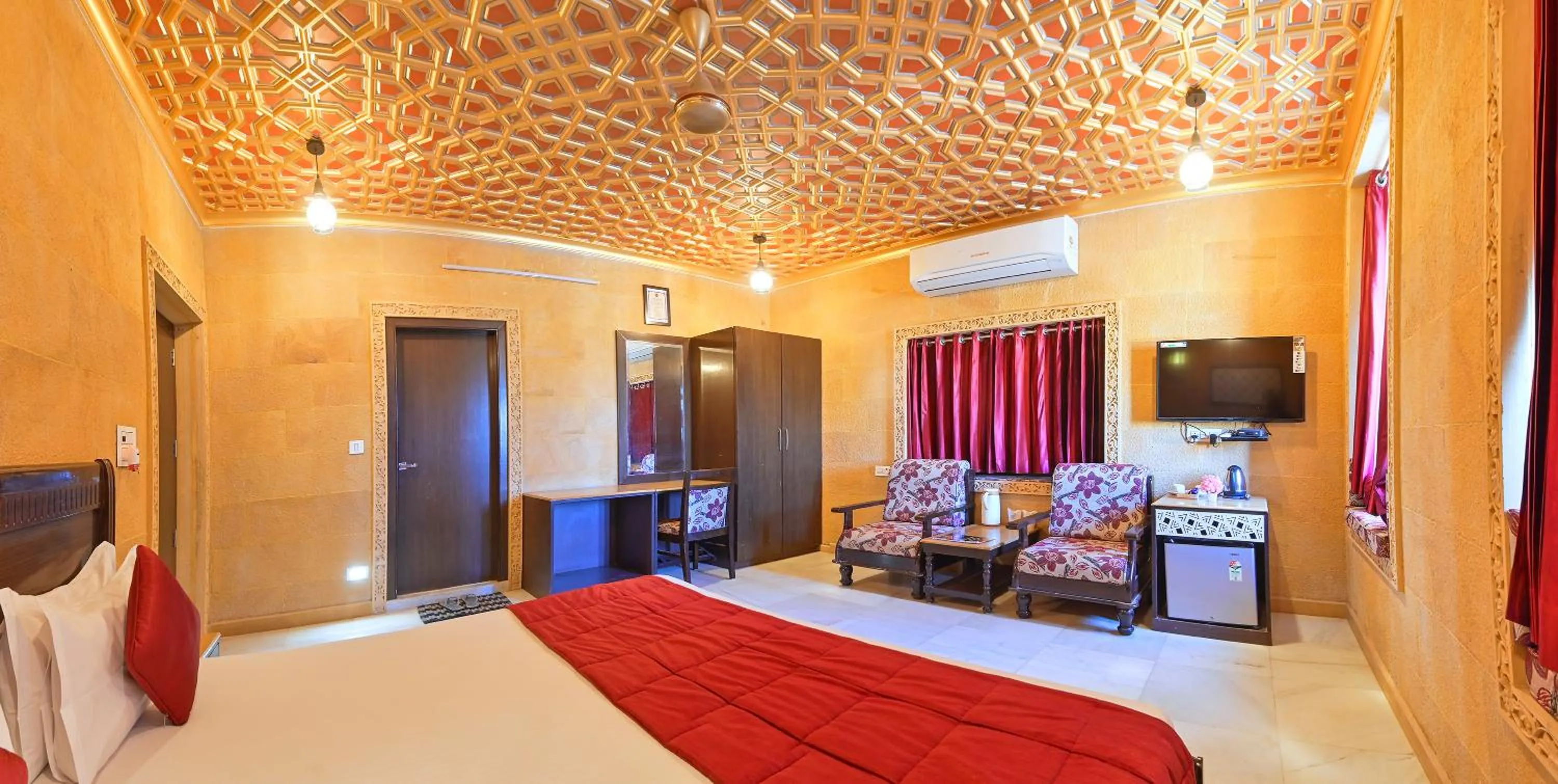 Communal lounge/ TV room, Bed in Hotel Sky Plaza - Best ever view of Jaisalmer Fort