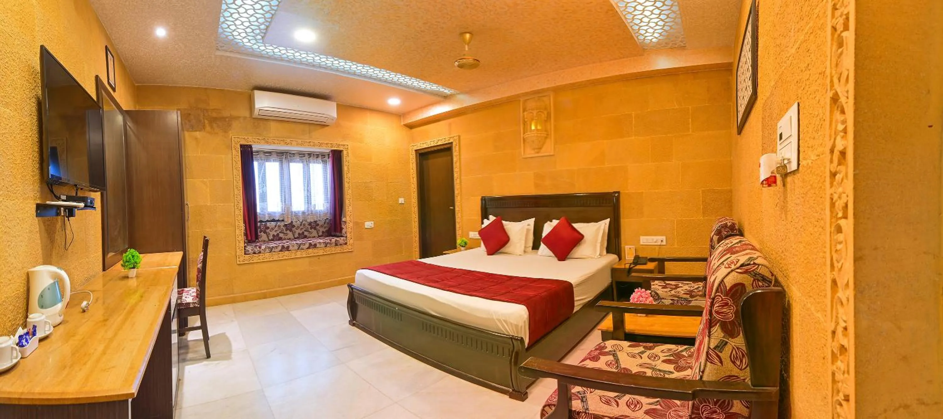 Communal lounge/ TV room, Bed in Hotel Sky Plaza - Best ever view of Jaisalmer Fort