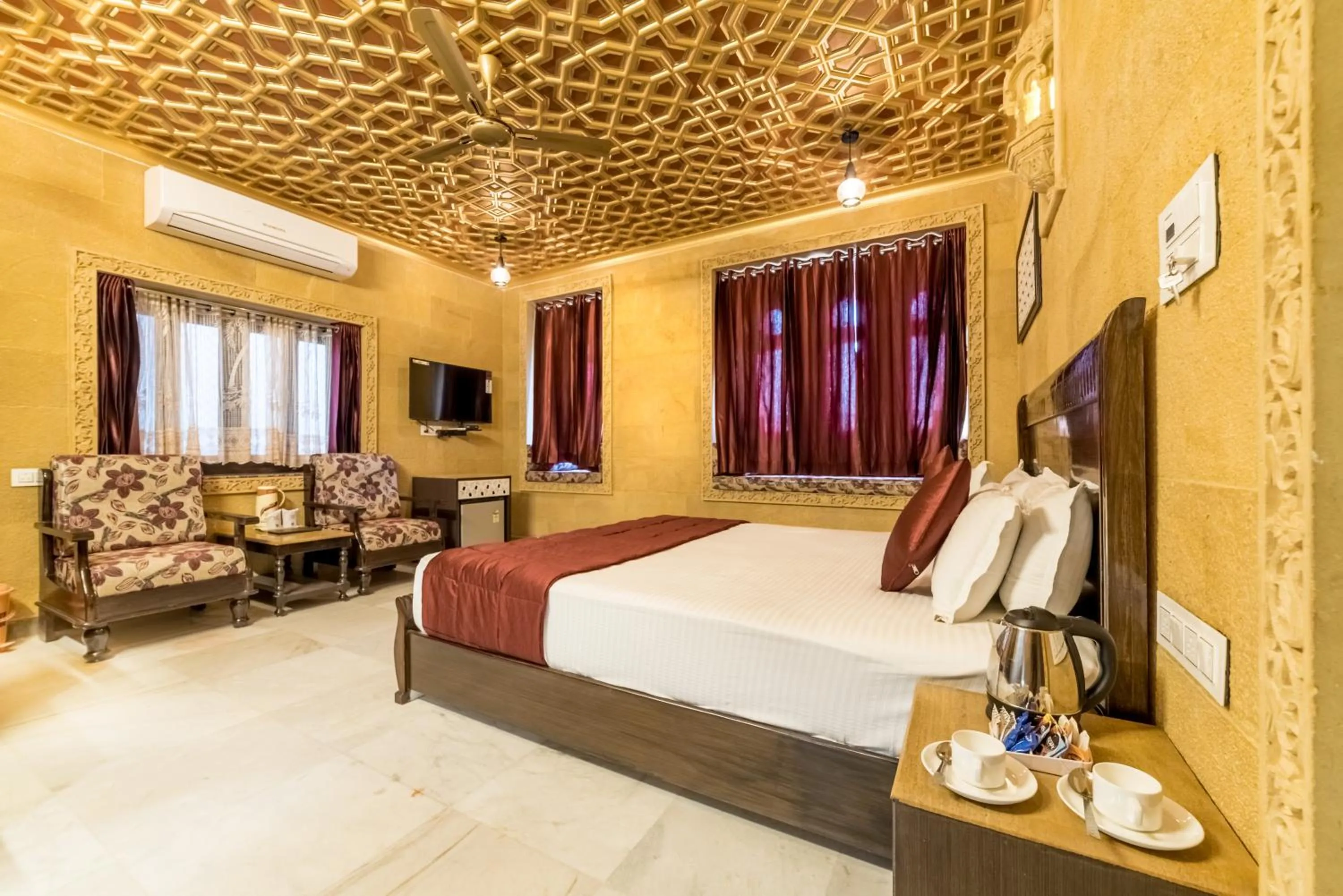 Bed in Hotel Sky Plaza - Best ever view of Jaisalmer Fort