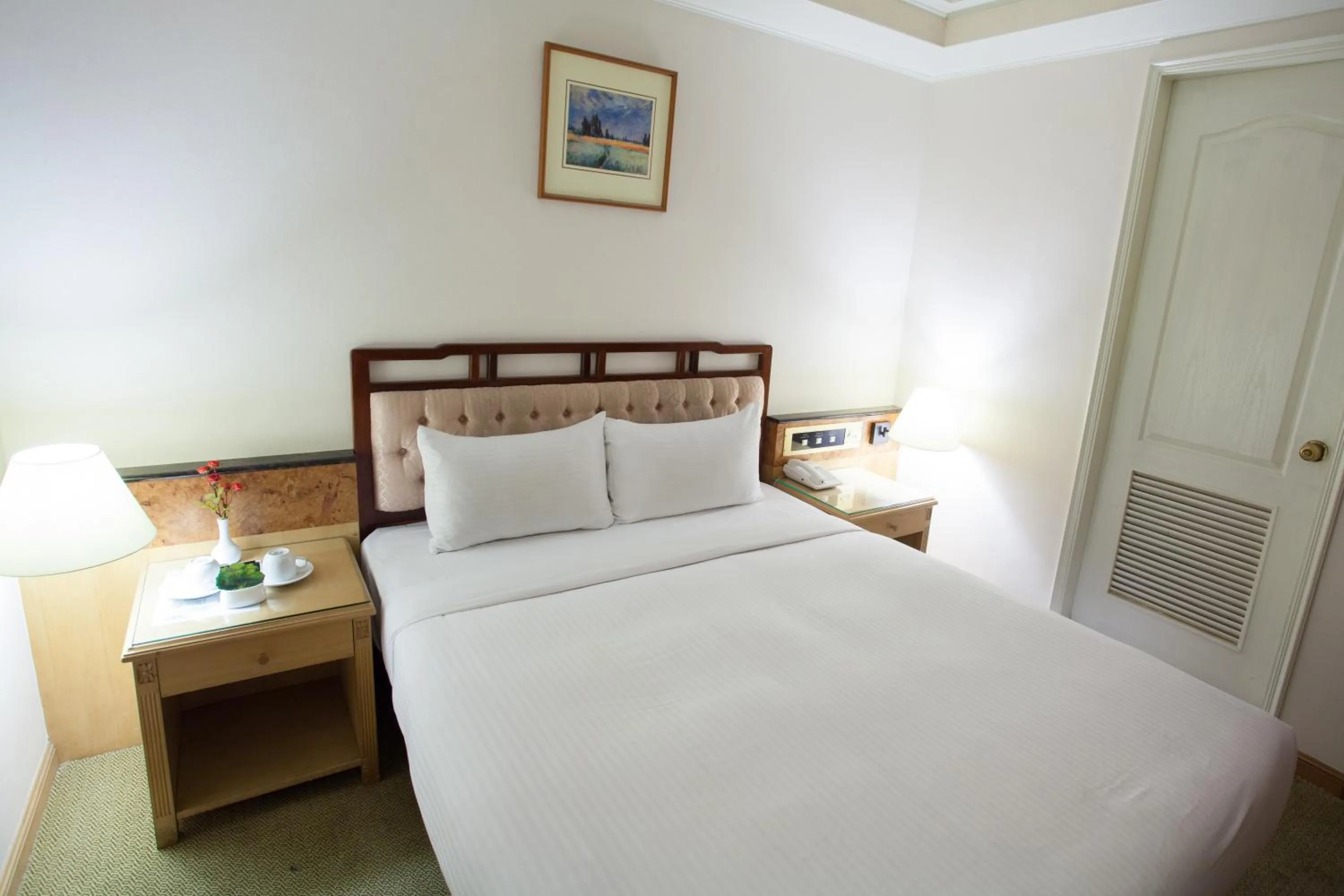 Bed in Hara Zuru Hotel