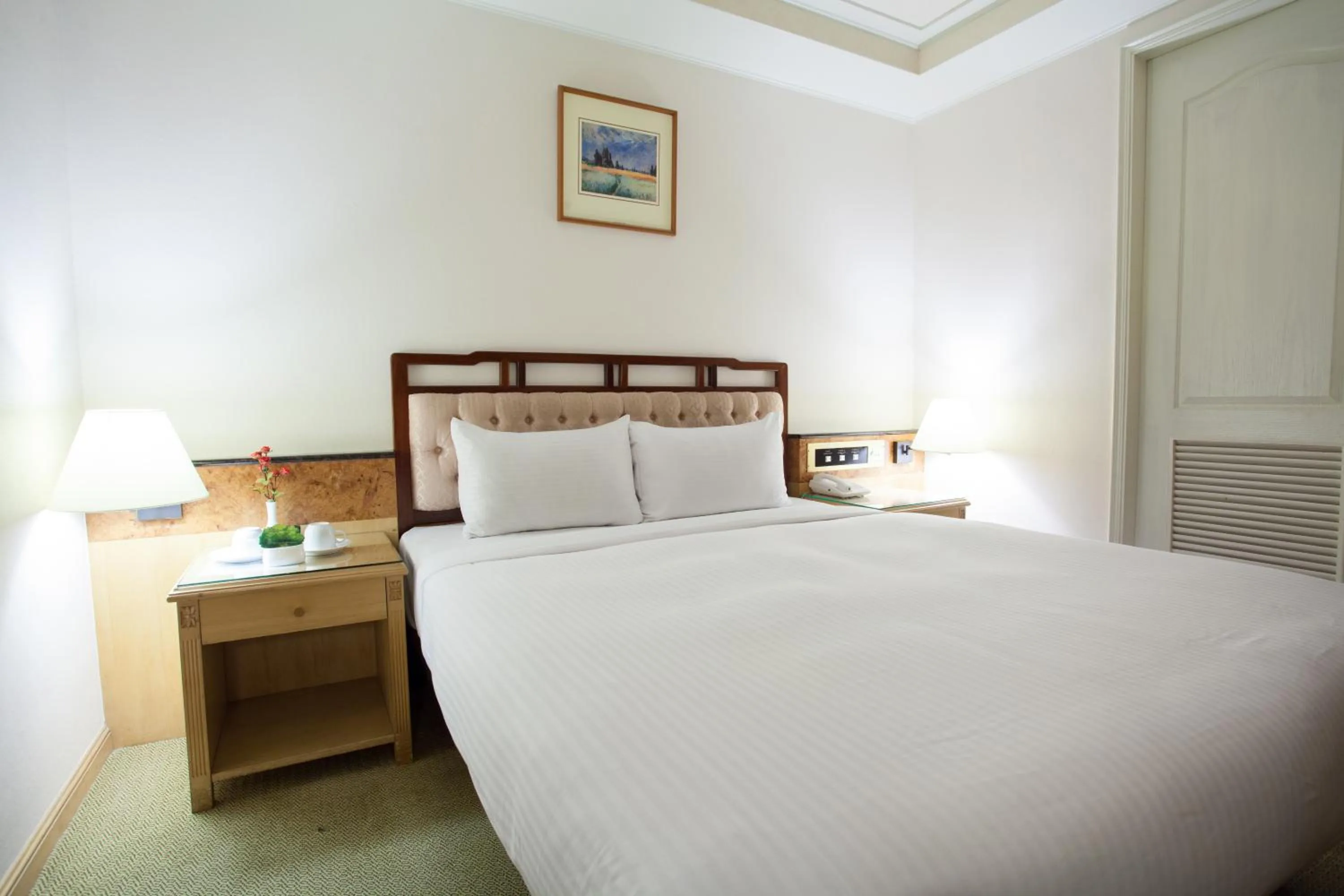 Bed in Hara Zuru Hotel