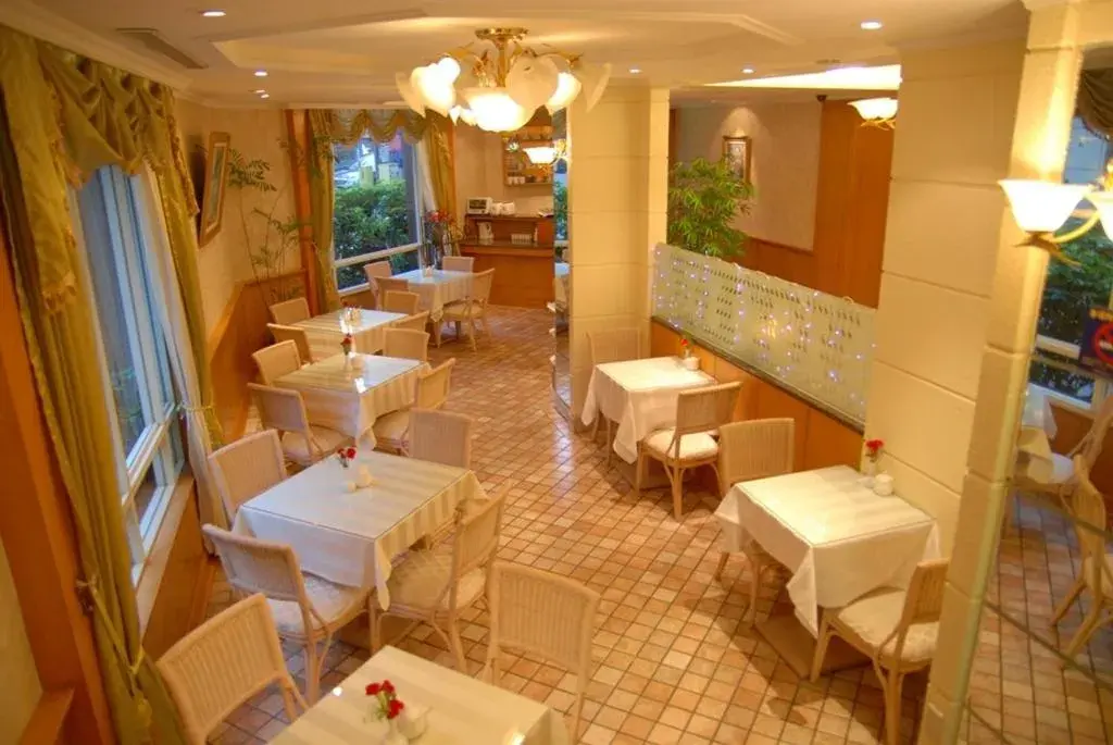 Restaurant/places to eat in Hara Zuru Hotel Restaurant/places to eat in Hara Zuru Hotel