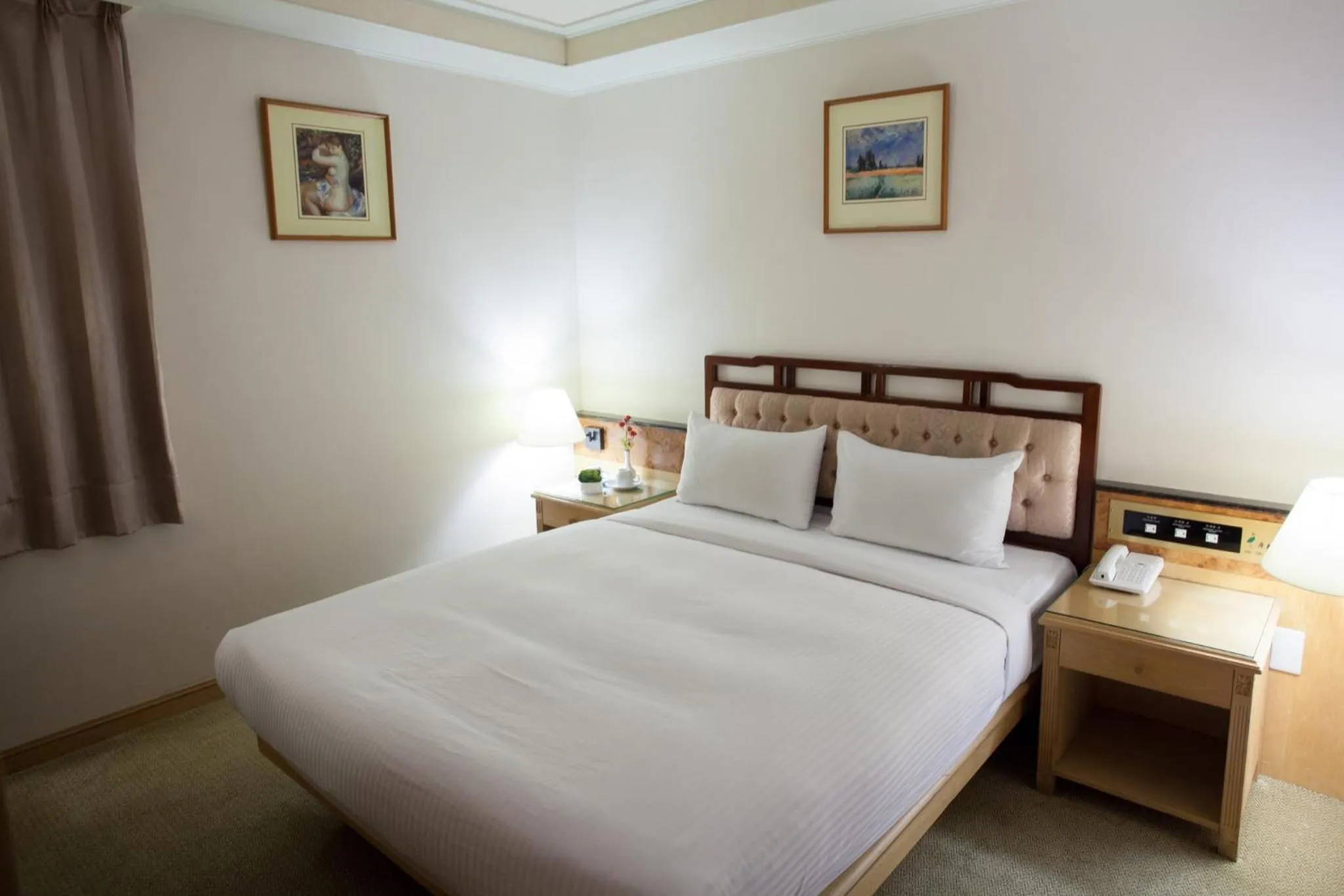 Bed in Hara Zuru Hotel