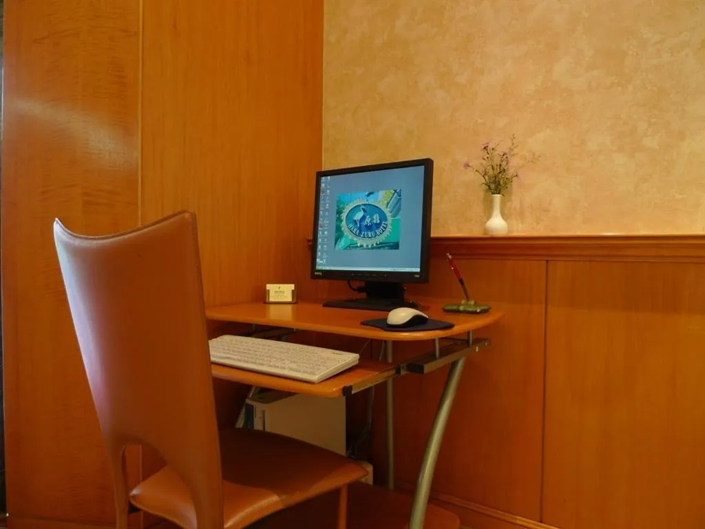 Hara Zuru Hotel
