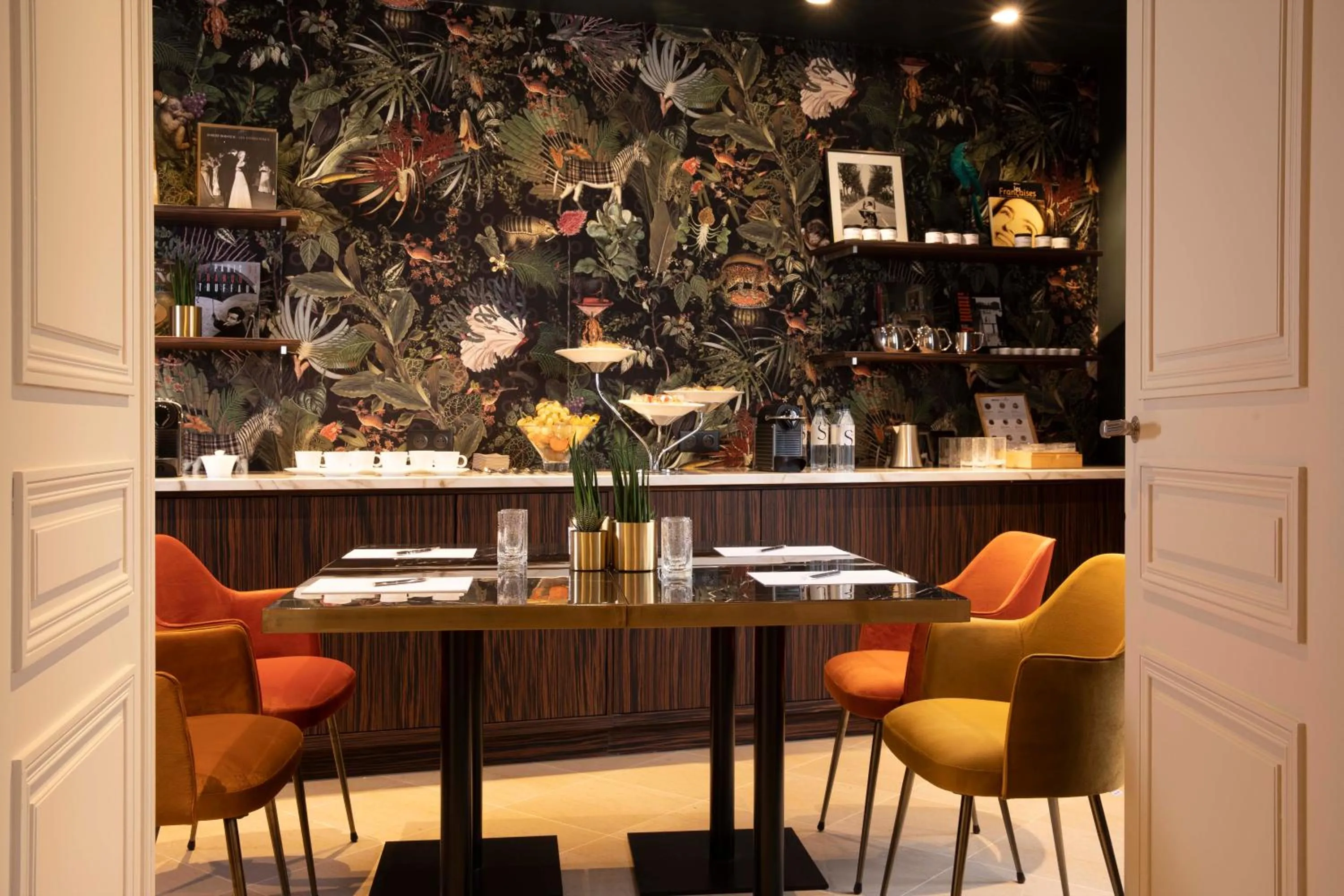 Buffet breakfast in Hôtel Aiglon