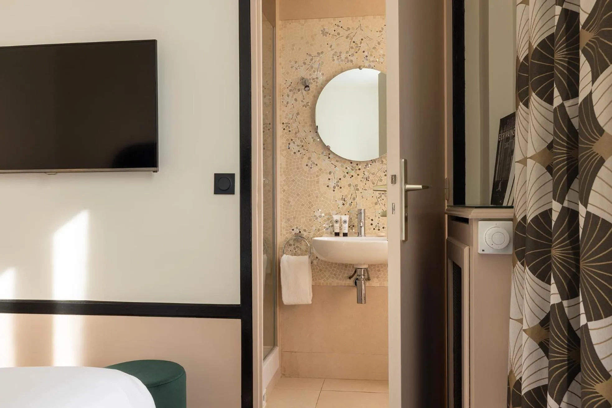 Bathroom in Hôtel Aiglon