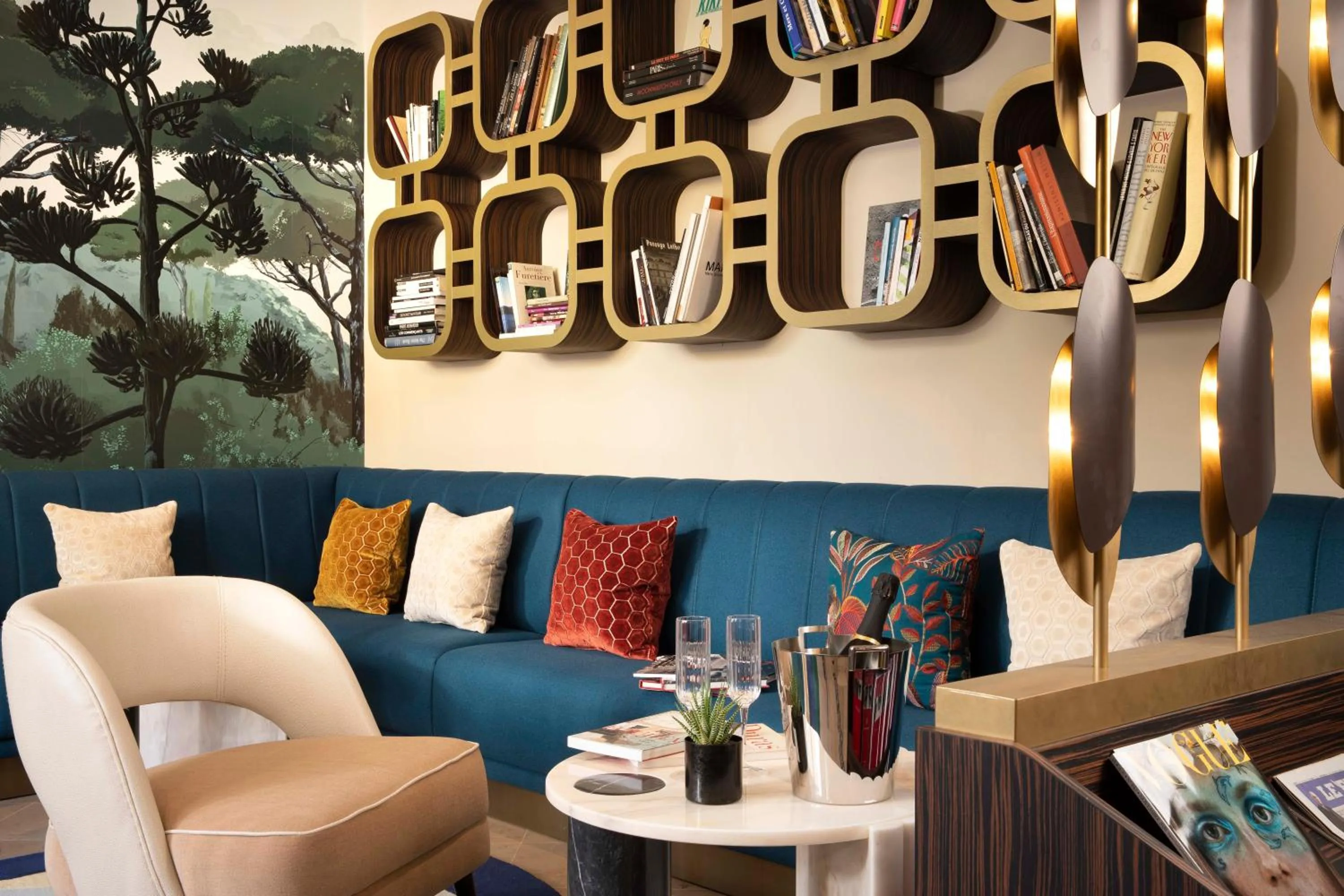 Library in Hôtel Aiglon