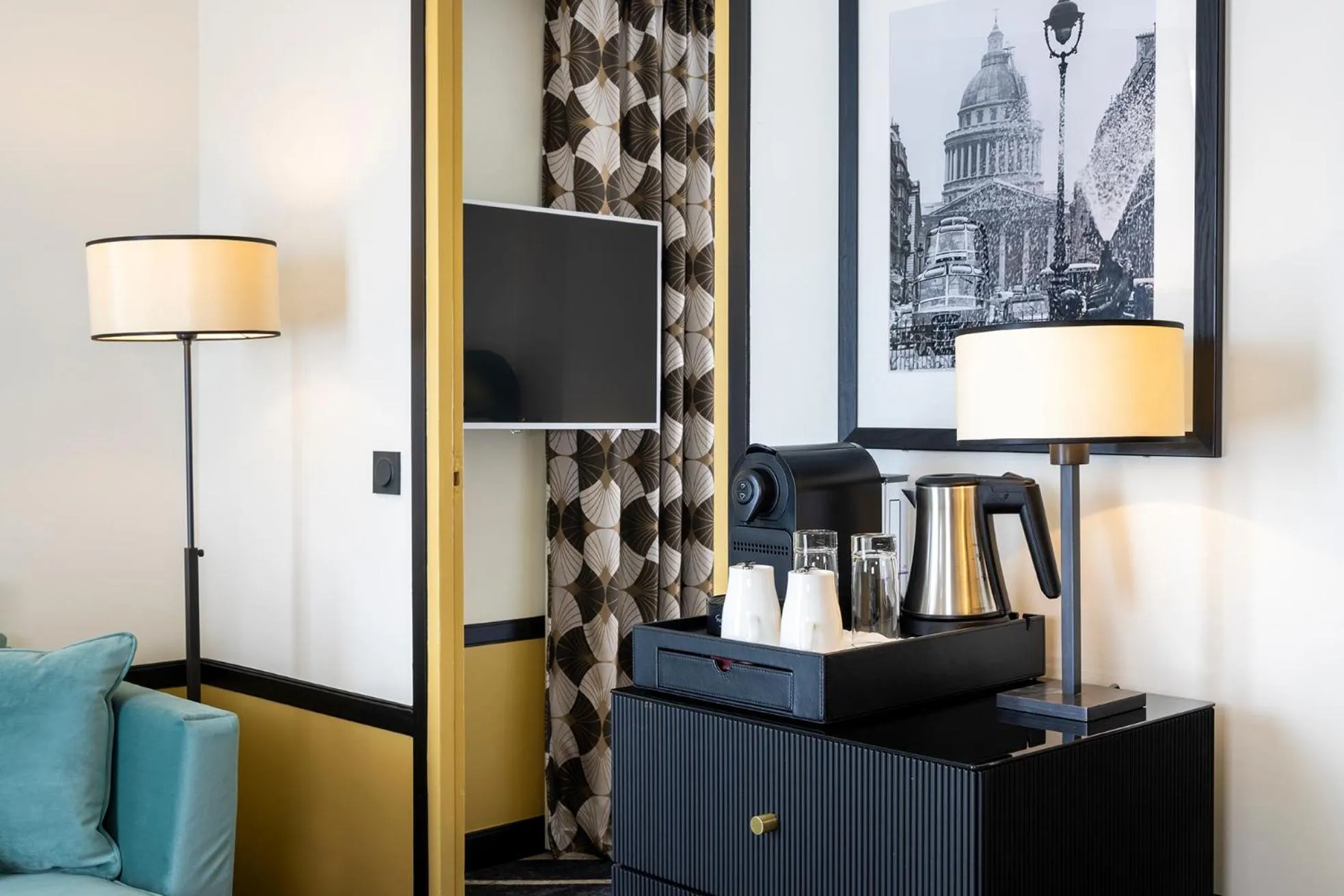 Seating area in Hôtel Aiglon