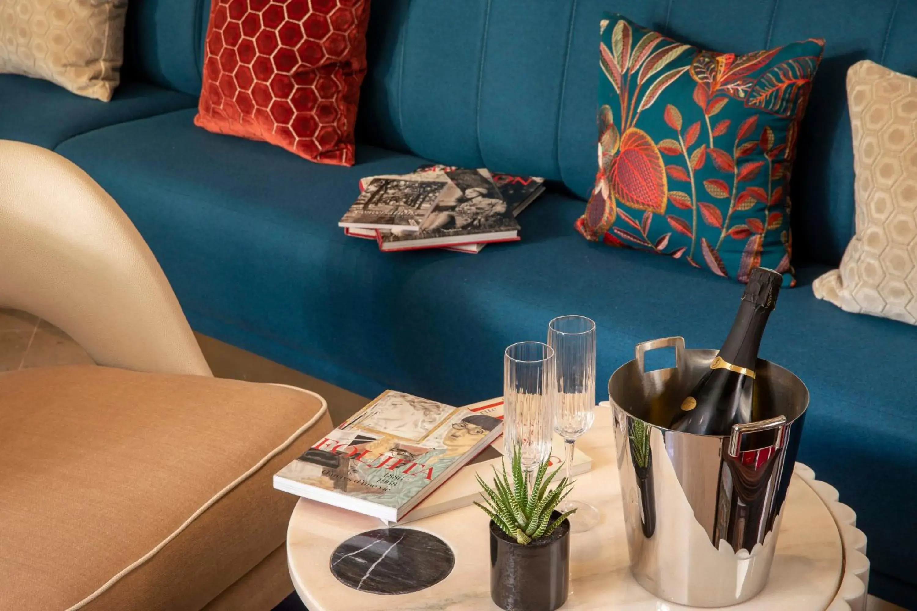 Living room in Hôtel Aiglon Living room in Hôtel Aiglon