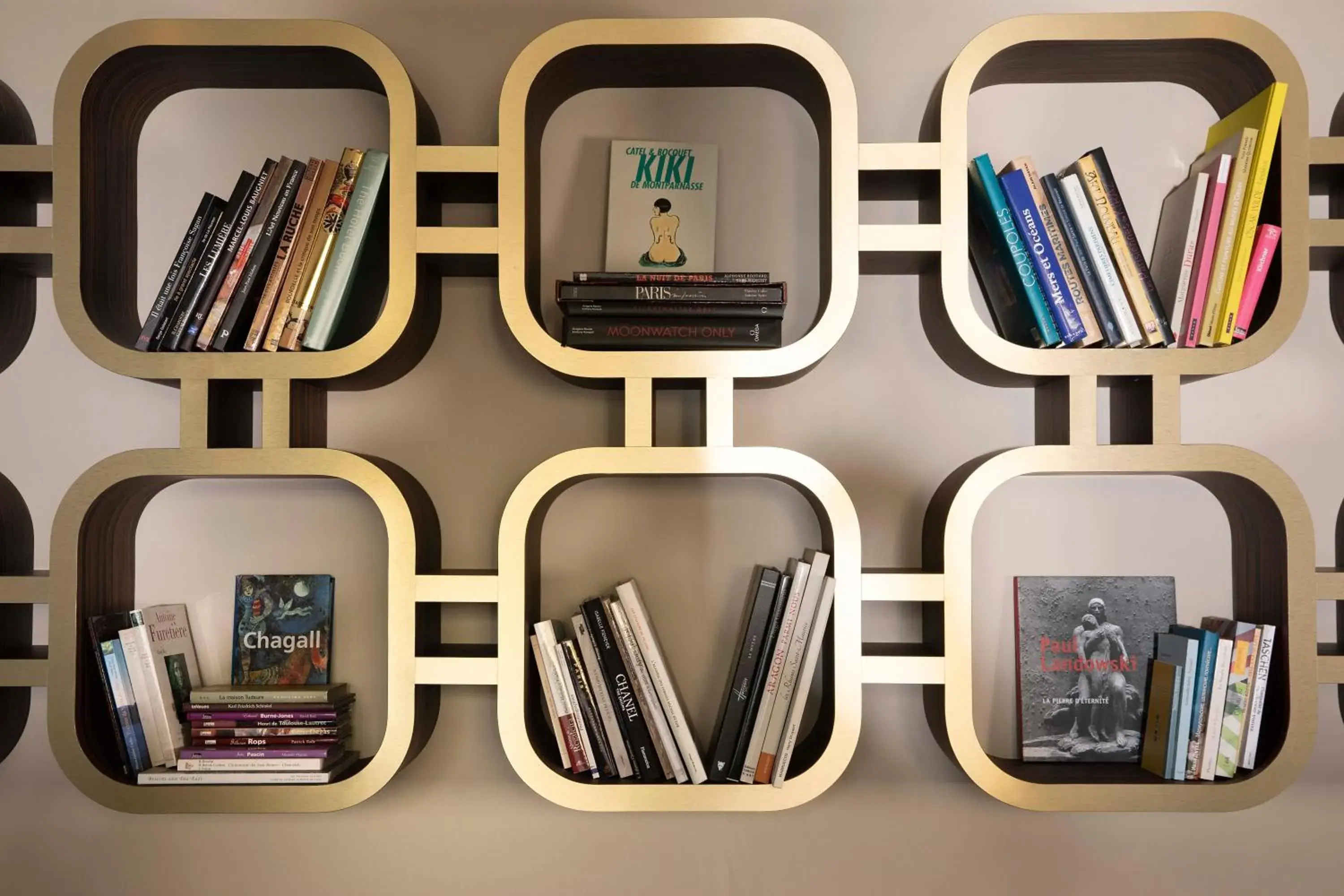 Living room in Hôtel Aiglon Living room in Hôtel Aiglon