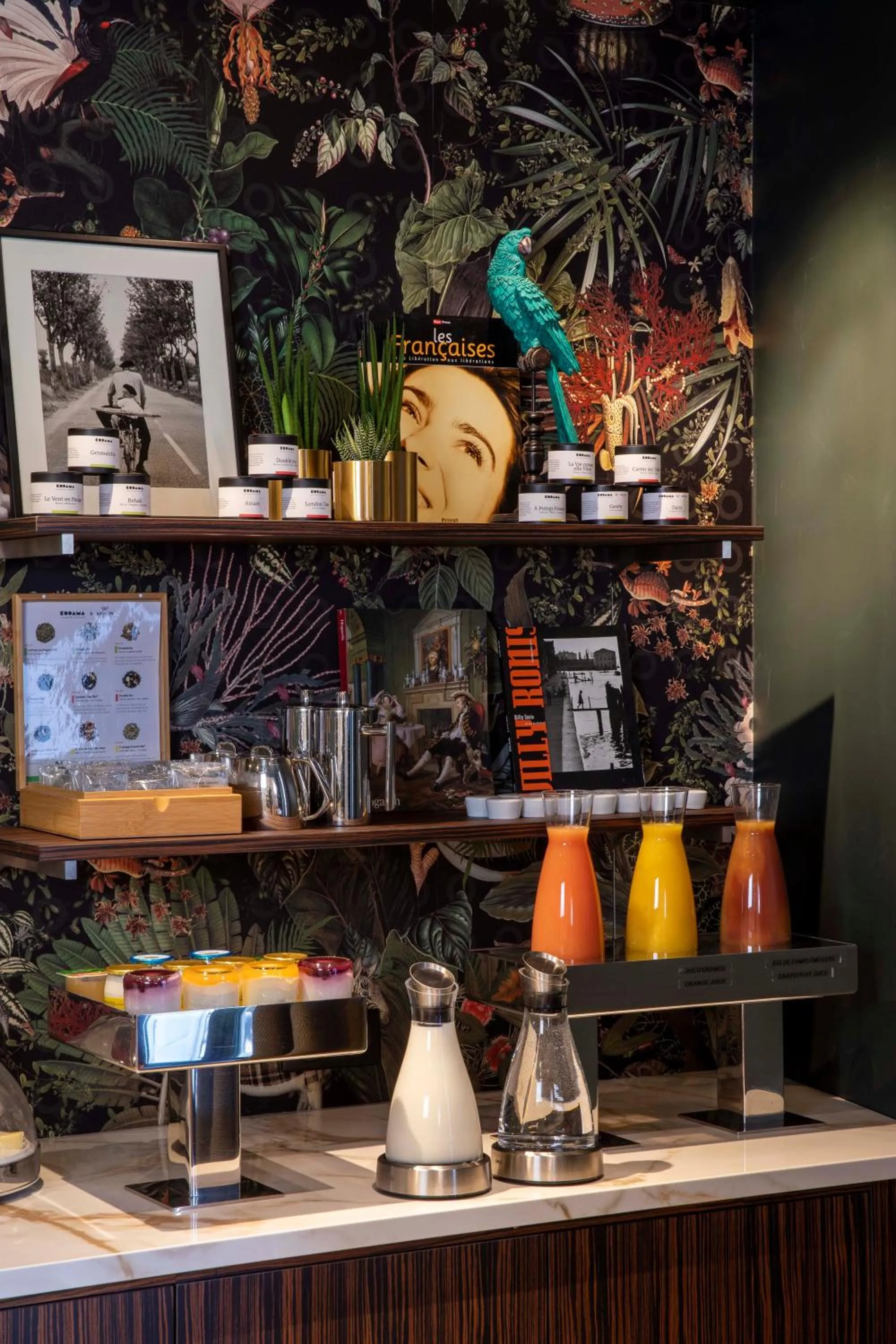 Buffet breakfast in Hôtel Aiglon