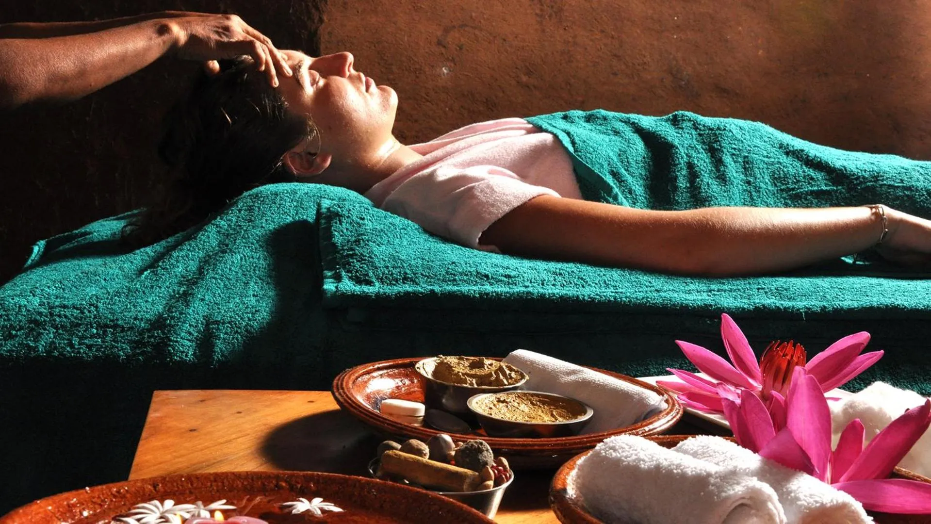 Spa and wellness centre/facilities in Hotel Sudu Araliya