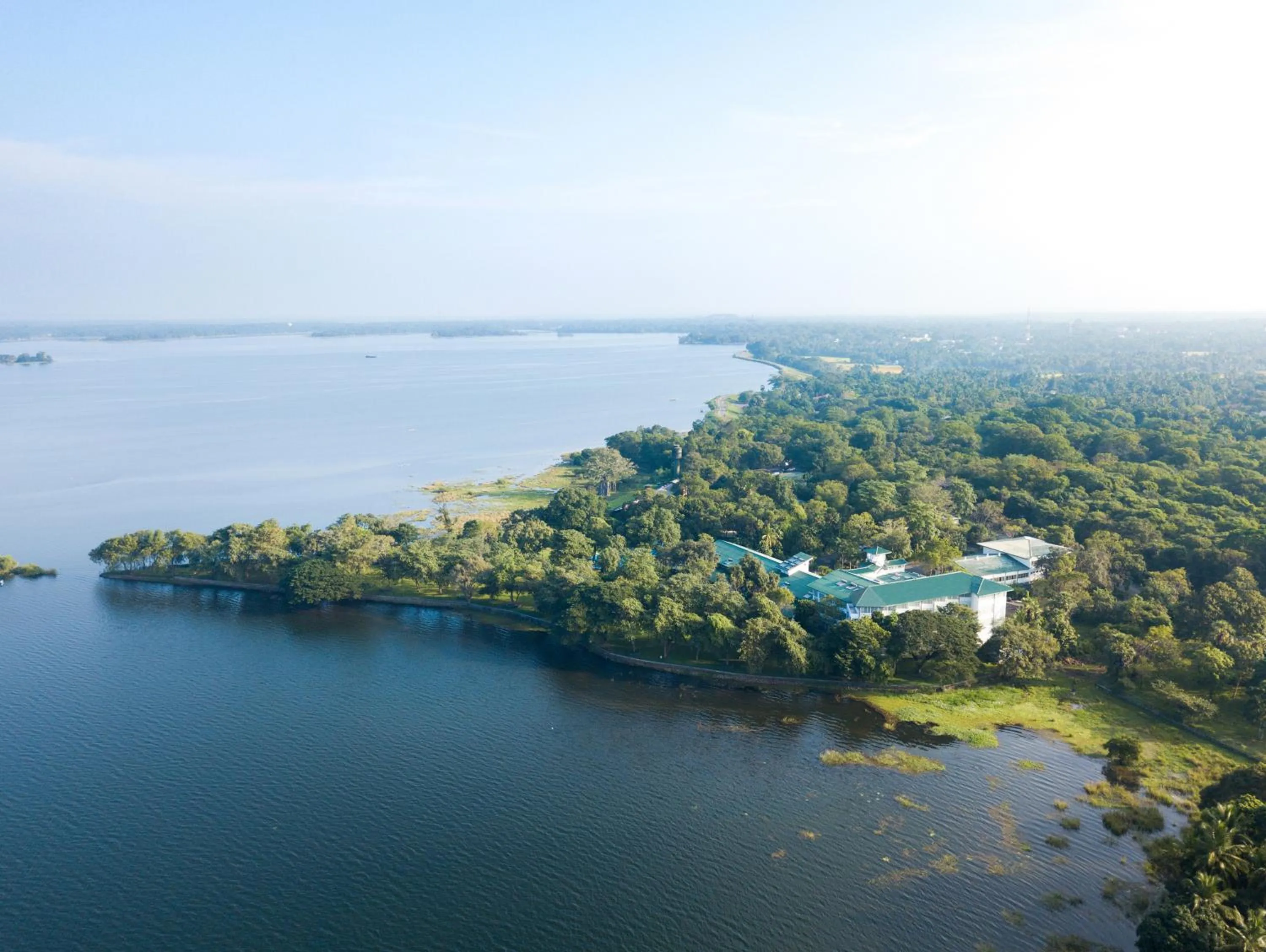 Lake view in Hotel Sudu Araliya