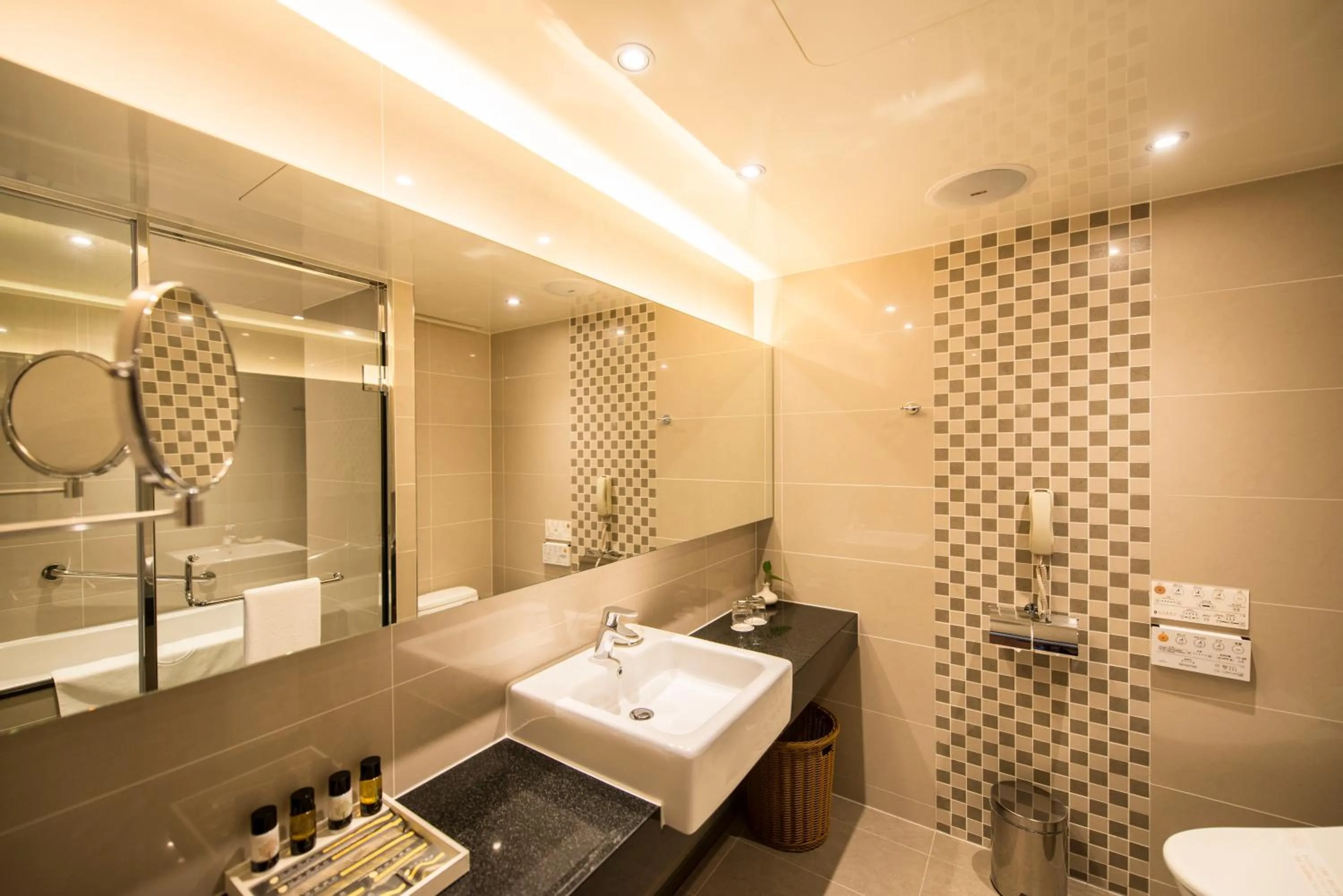 Shower in Taichung Harbor Hotel
