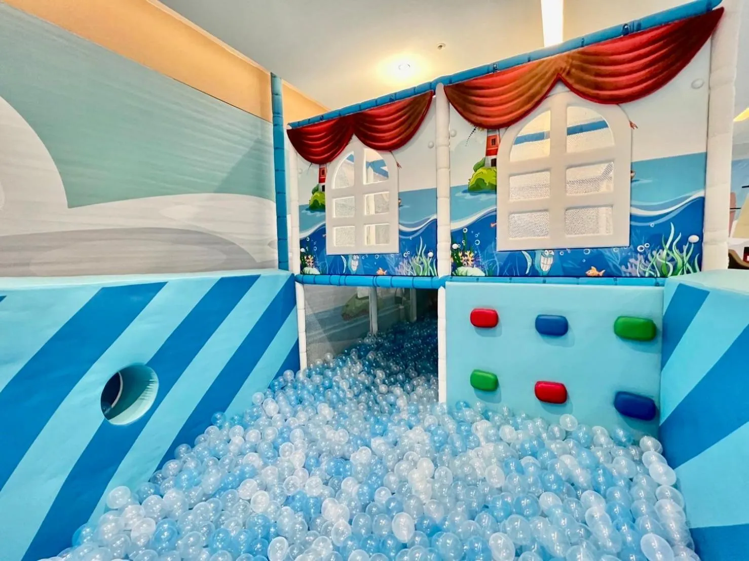 Children play ground in Taichung Harbor Hotel