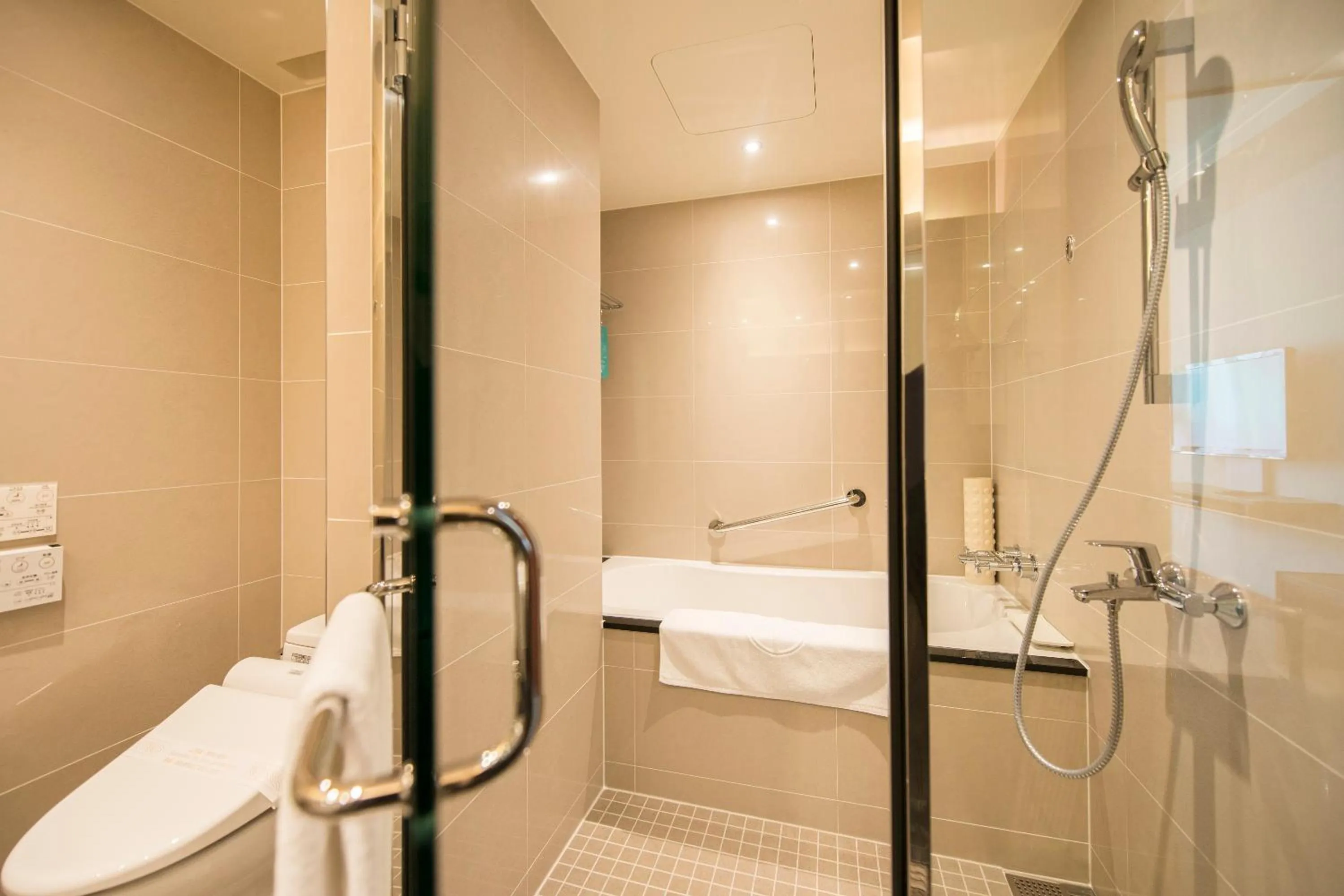 Shower in Taichung Harbor Hotel