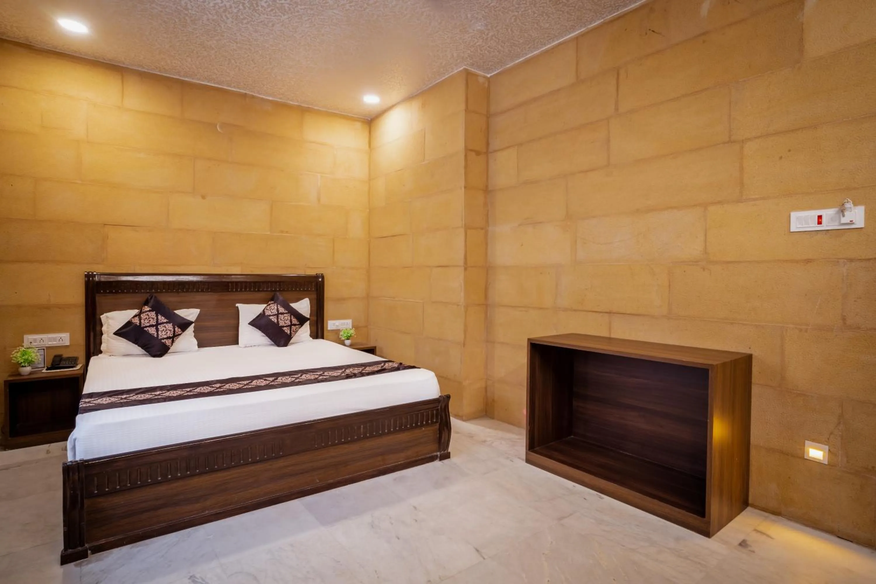 Bed in Hotel Akashdeep - Located City Centre