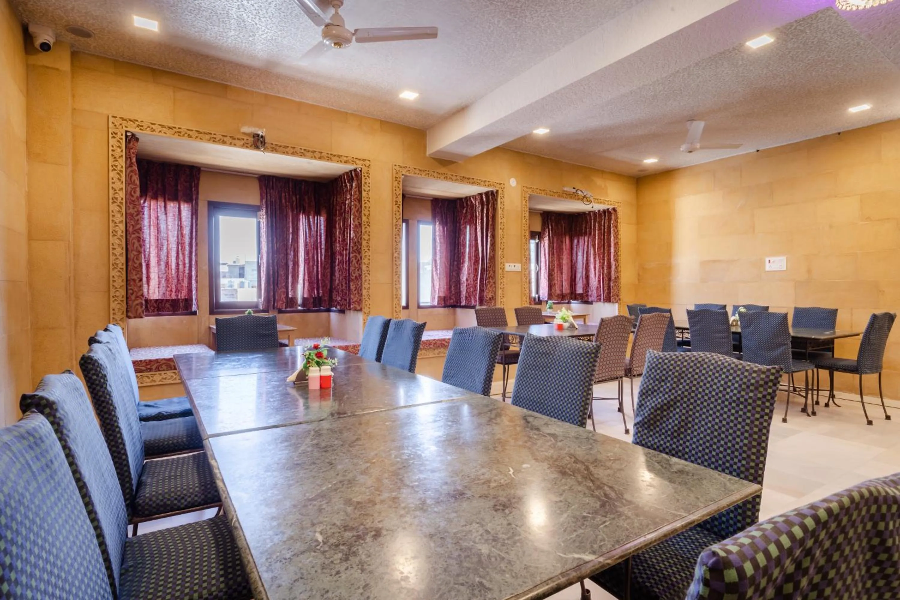 Restaurant/places to eat in Hotel Akashdeep - Located City Centre