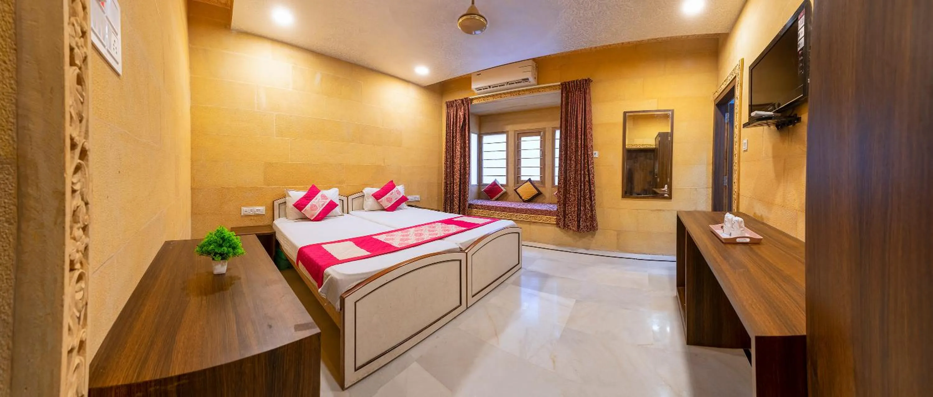 Bed in Hotel Akashdeep - Located City Centre