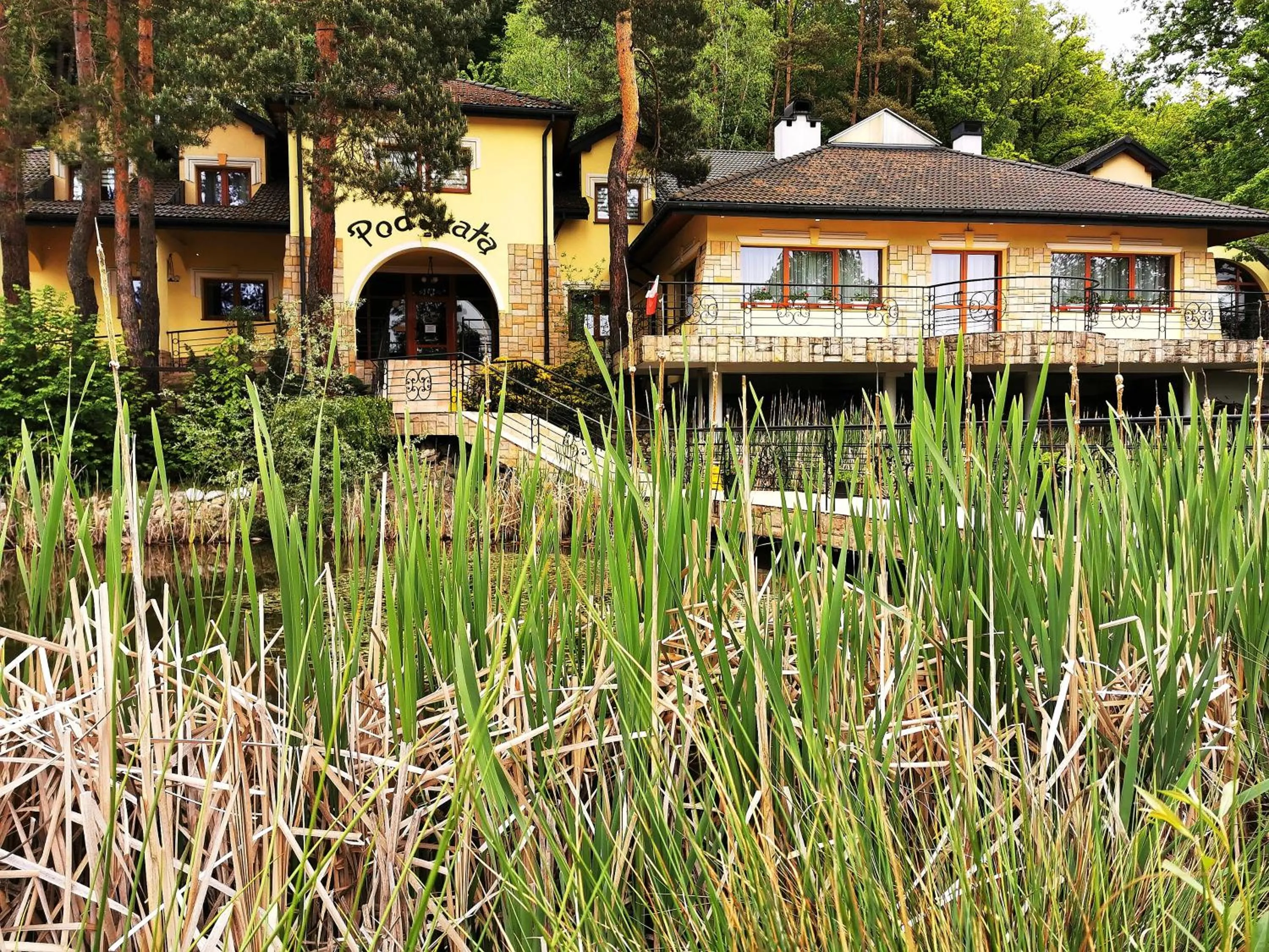 Noclegi i restauracja Zajazd Pod Skałą