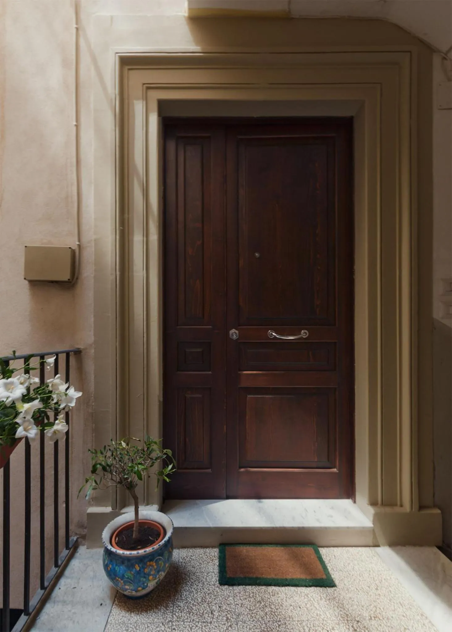 Facade/entrance in Calafatari B&B