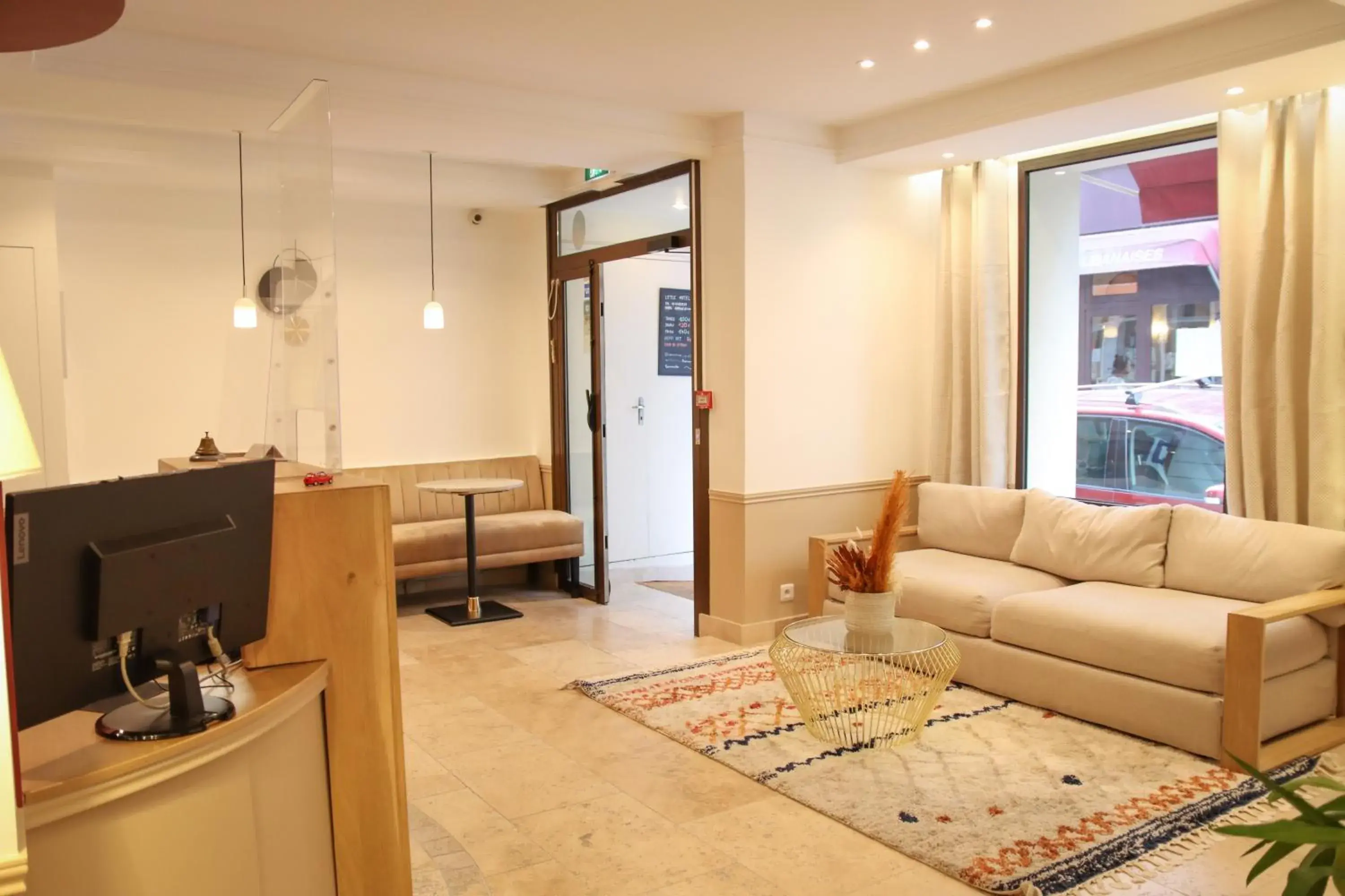 Lobby or reception in Little Hôtel Lobby or reception in Little Hôtel