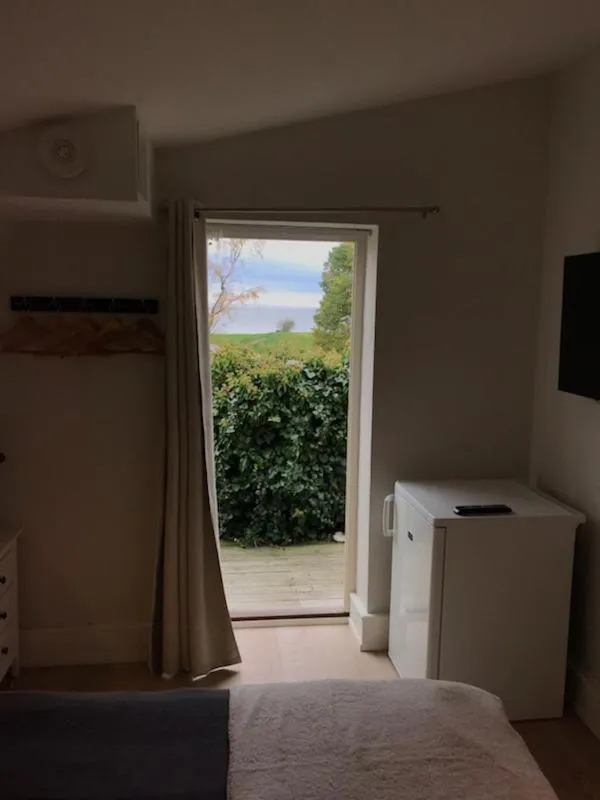Sea view, Bed in Mullbärsgårdens Bed and Breakfast