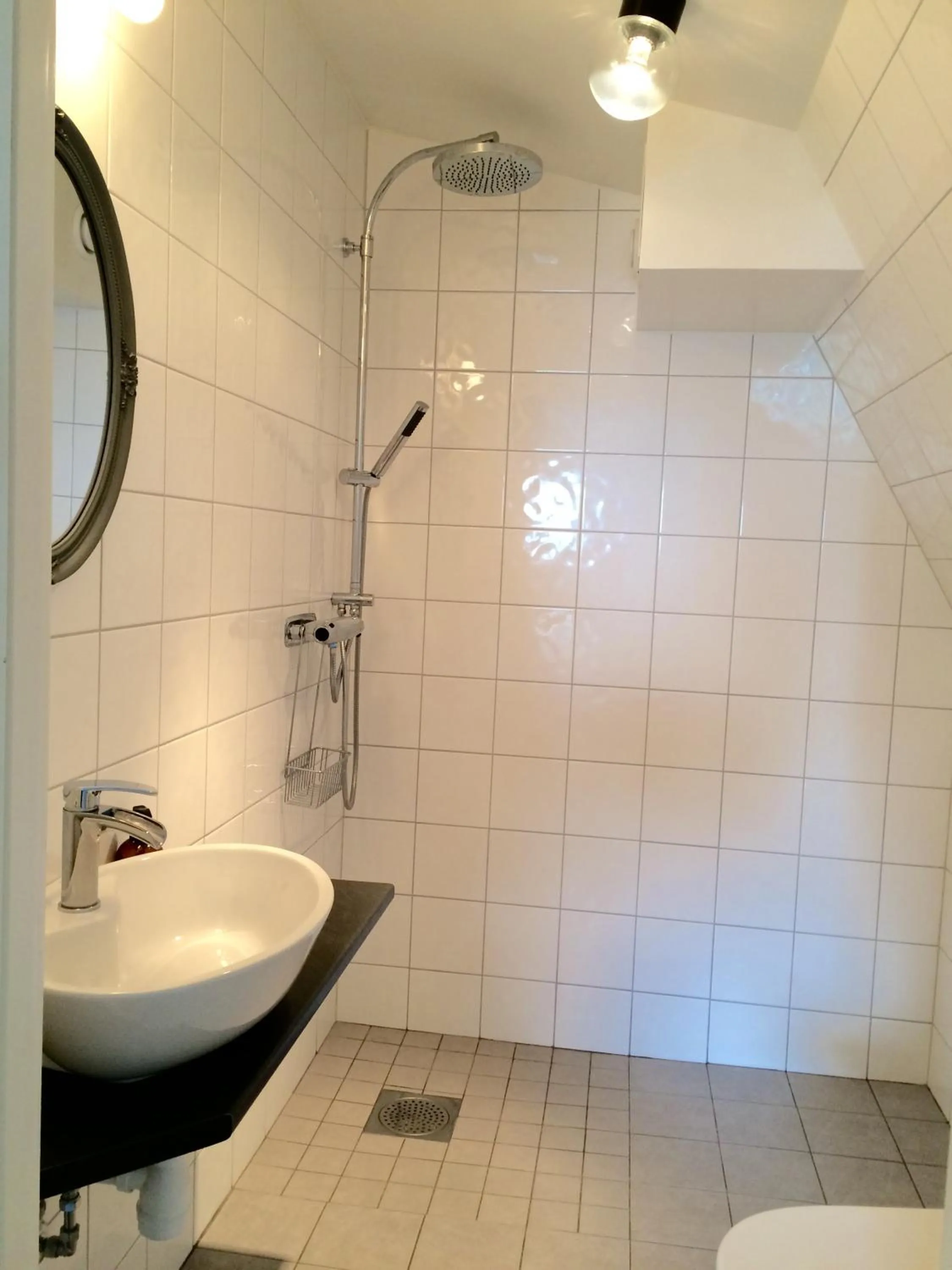 Shower in Mullbärsgårdens Bed and Breakfast