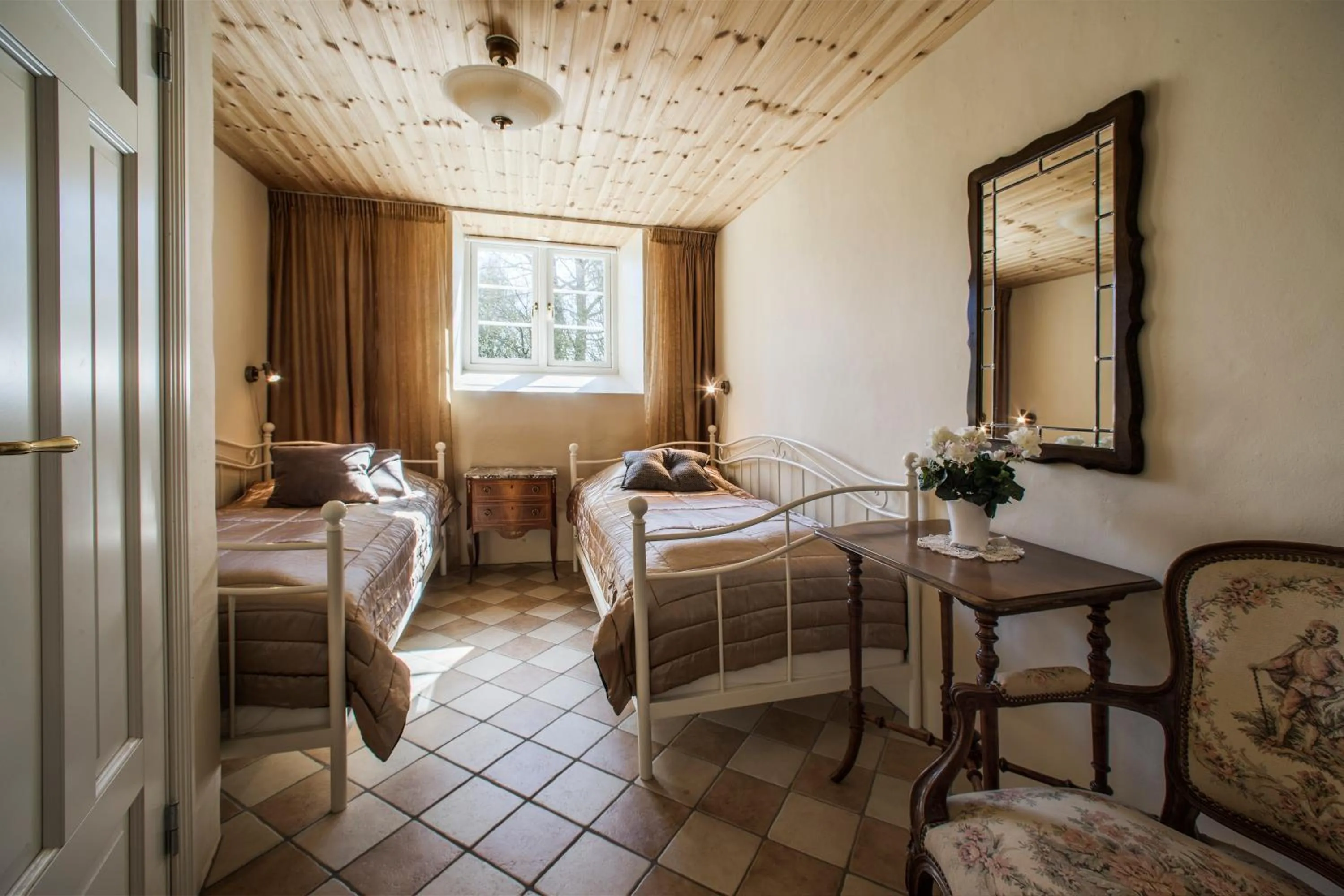 Twin Room with Private Bathroom - single occupancy in Anna´s Bed & Kitchen